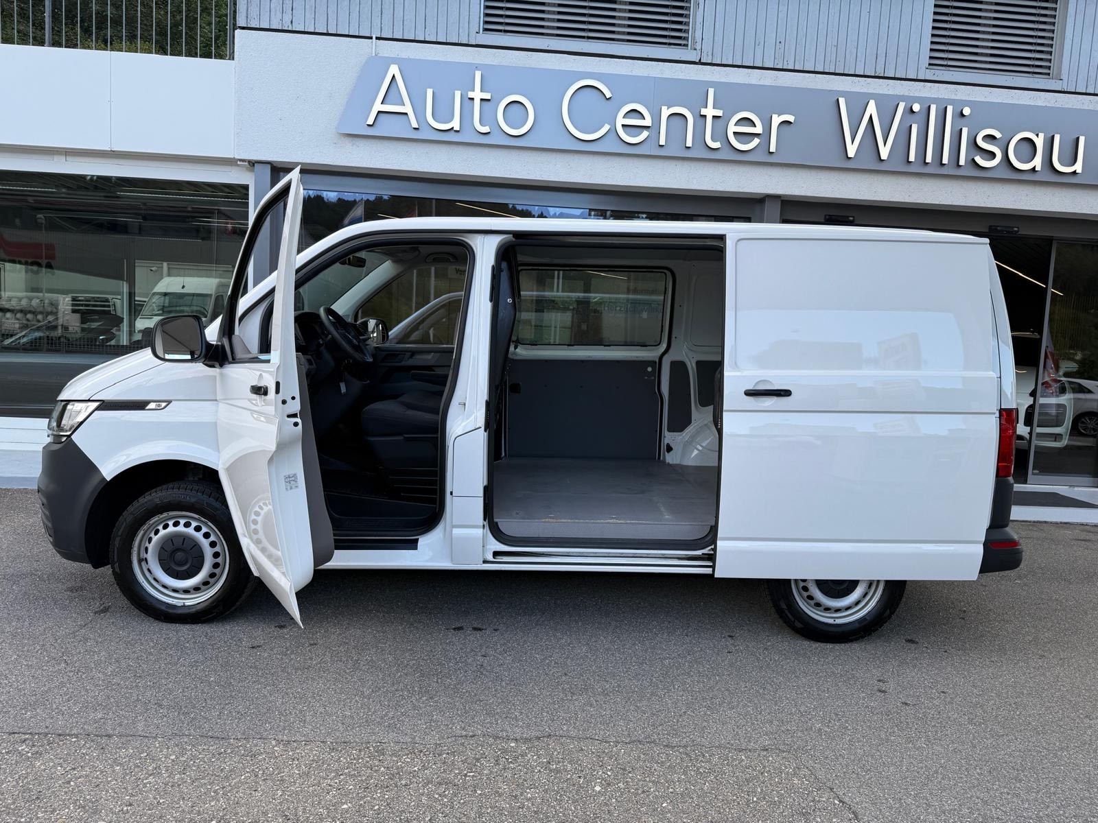 VW T6.1 2.0 Kasten 3000 TDI 4Motion DSG-image-9