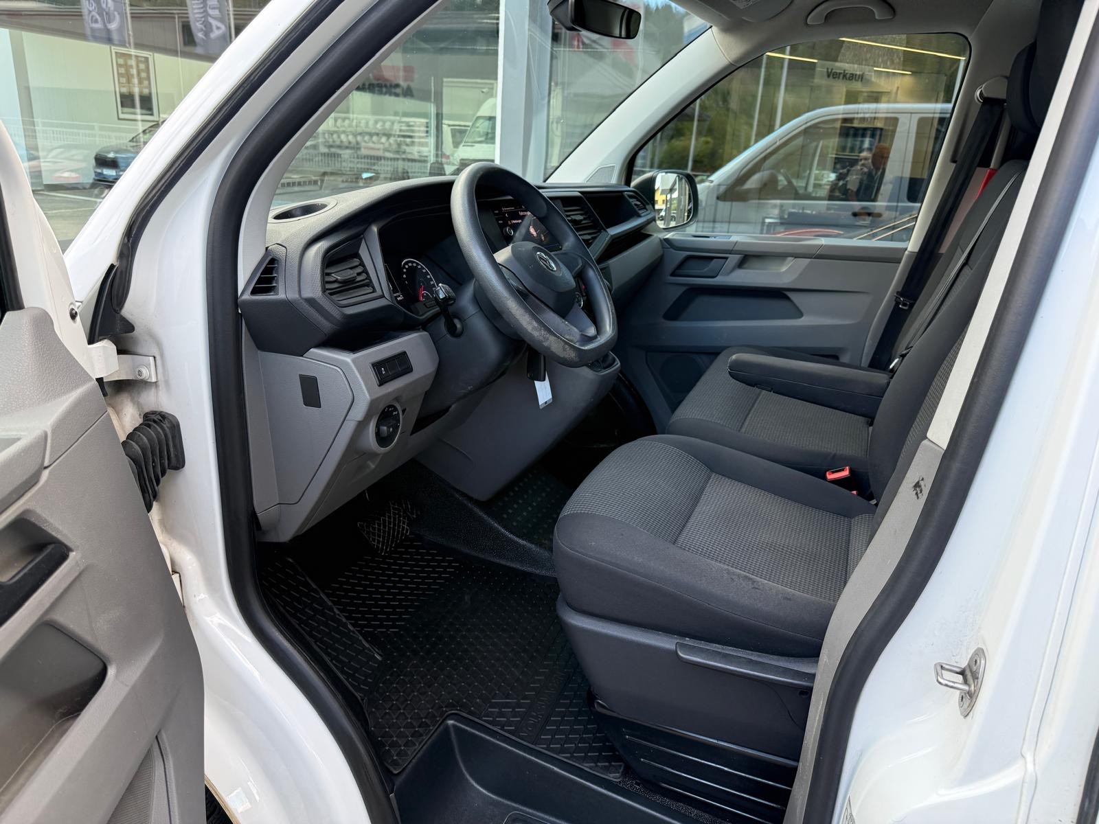 VW T6.1 2.0 Kasten 3000 TDI 4Motion DSG-image-6