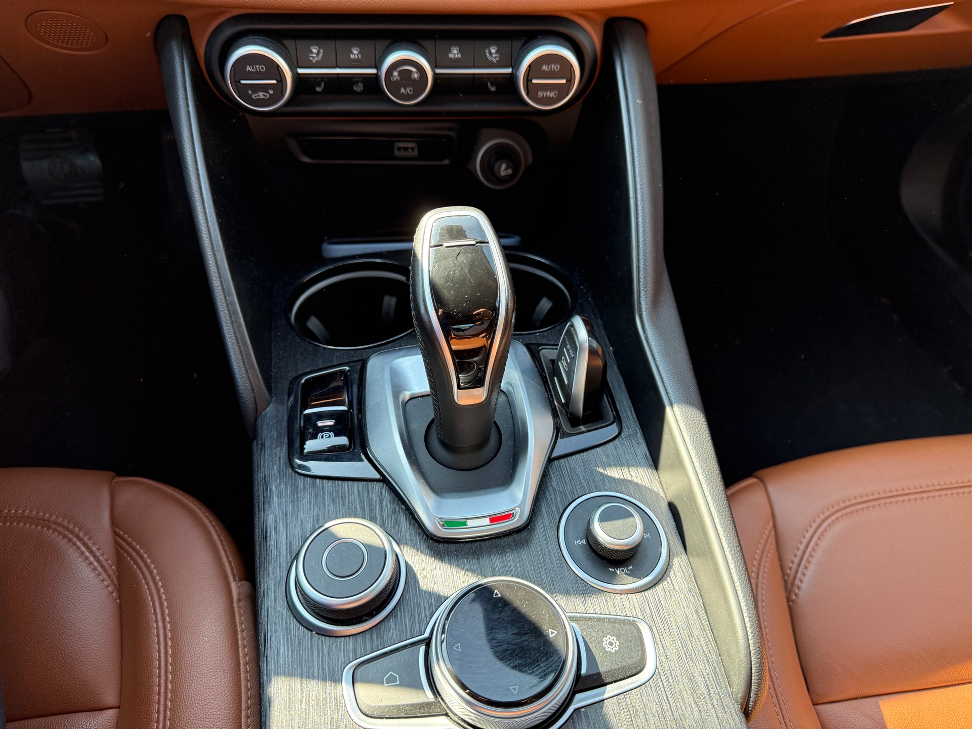 ALFA ROMEO Giulia 2.2 JTDM Super Automatic-image-11