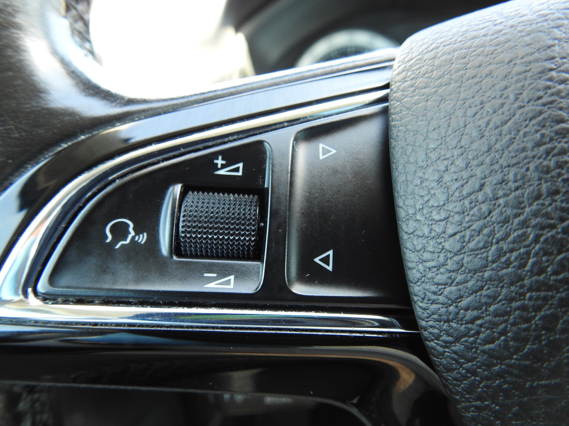 SKODA Karoq 2.0 TDI CR Ambition 4x4 DSG-image-24