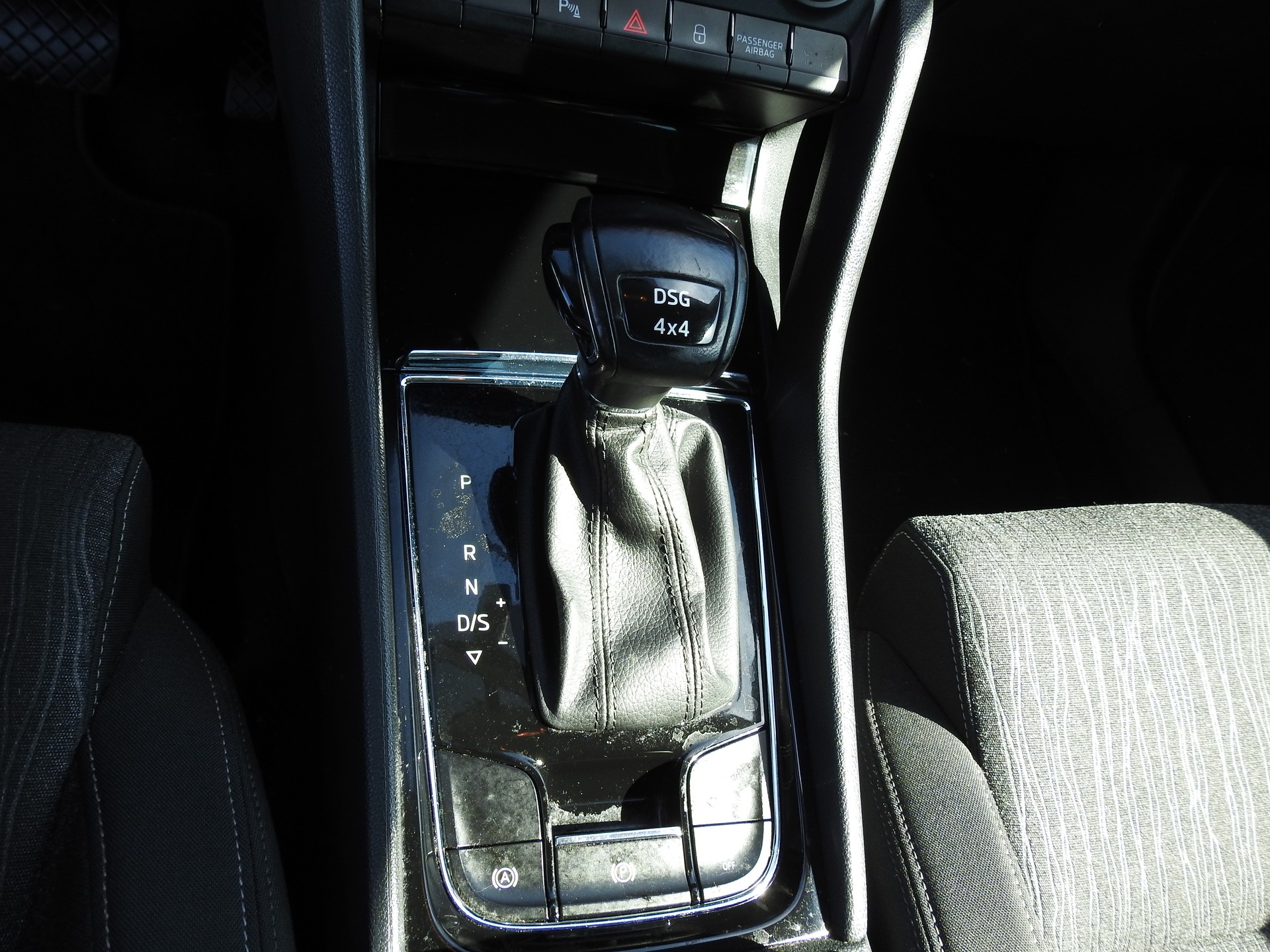 SKODA Karoq 2.0 TDI CR Ambition 4x4 DSG-image-19
