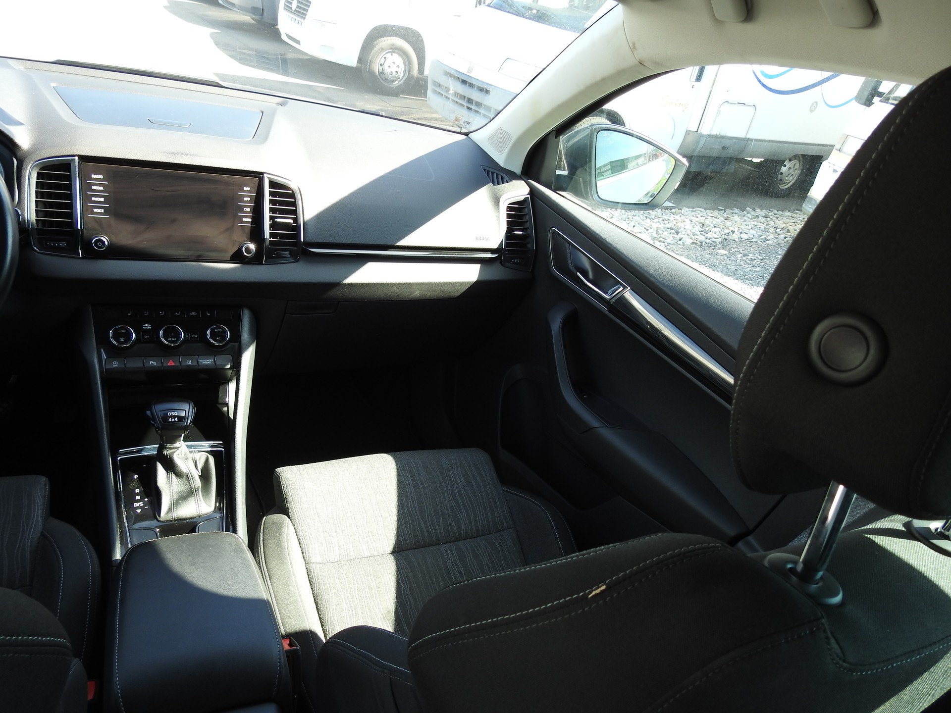 SKODA Karoq 2.0 TDI CR Ambition 4x4 DSG-image-17