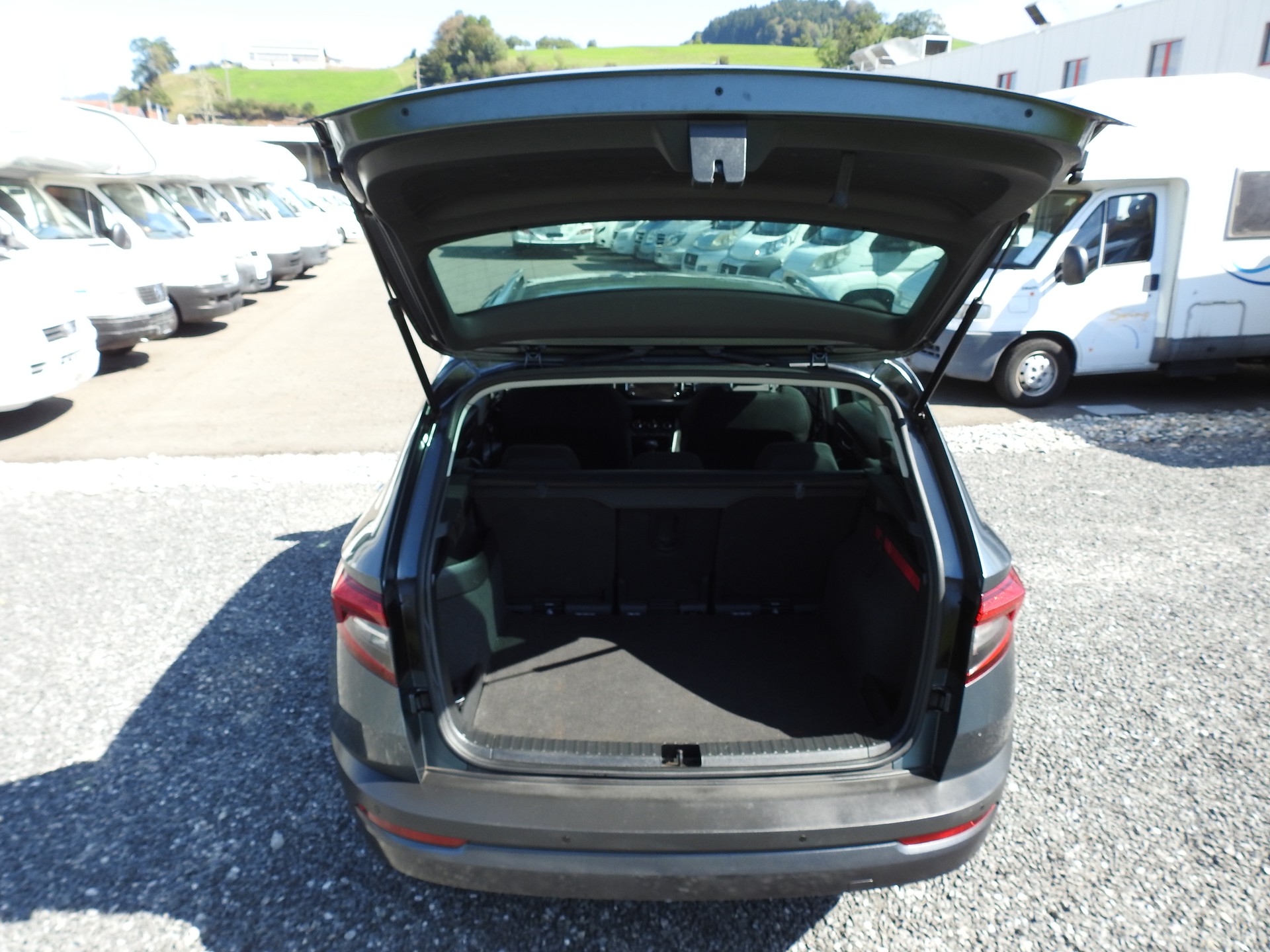 SKODA Karoq 2.0 TDI CR Ambition 4x4 DSG-image-9