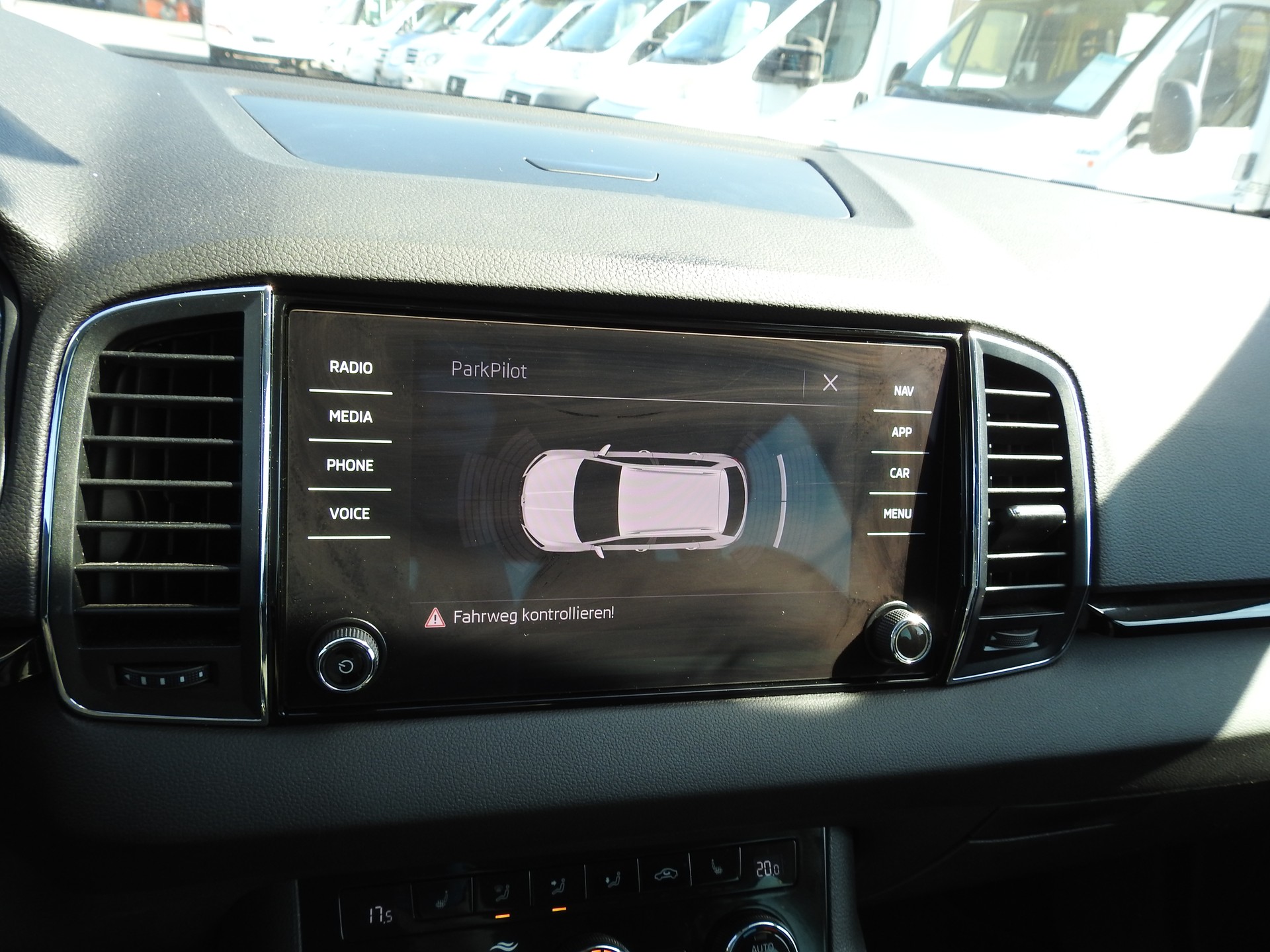 SKODA Karoq 2.0 TDI CR Ambition 4x4 DSG-image-20