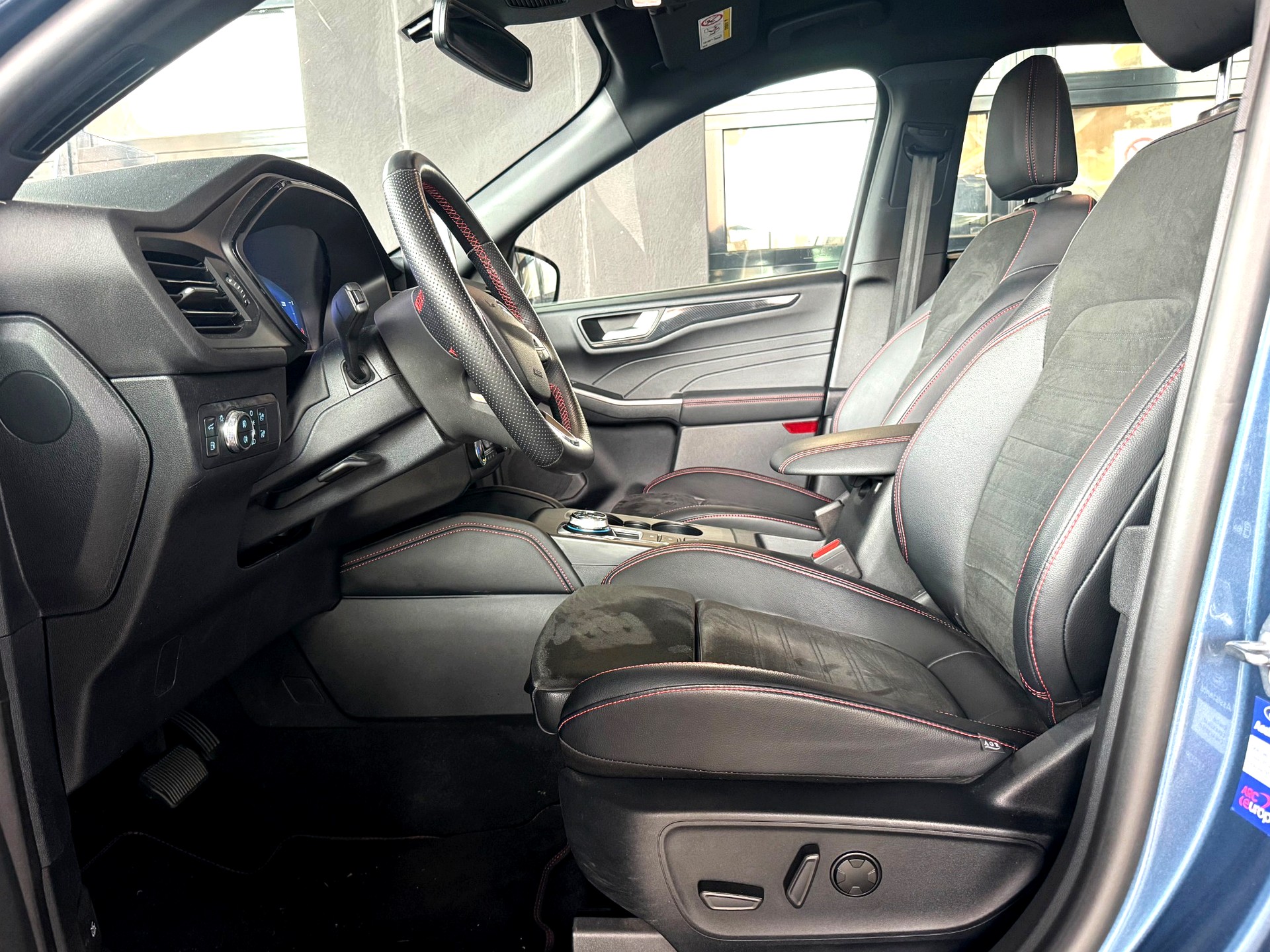 FORD Kuga 2.5 PHEV ST-Line 2WD-image-8