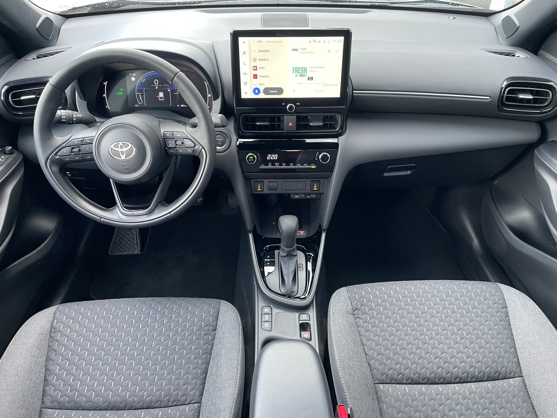 TOYOTA Yaris Cross 1.5 Trend e-CVT-image-10
