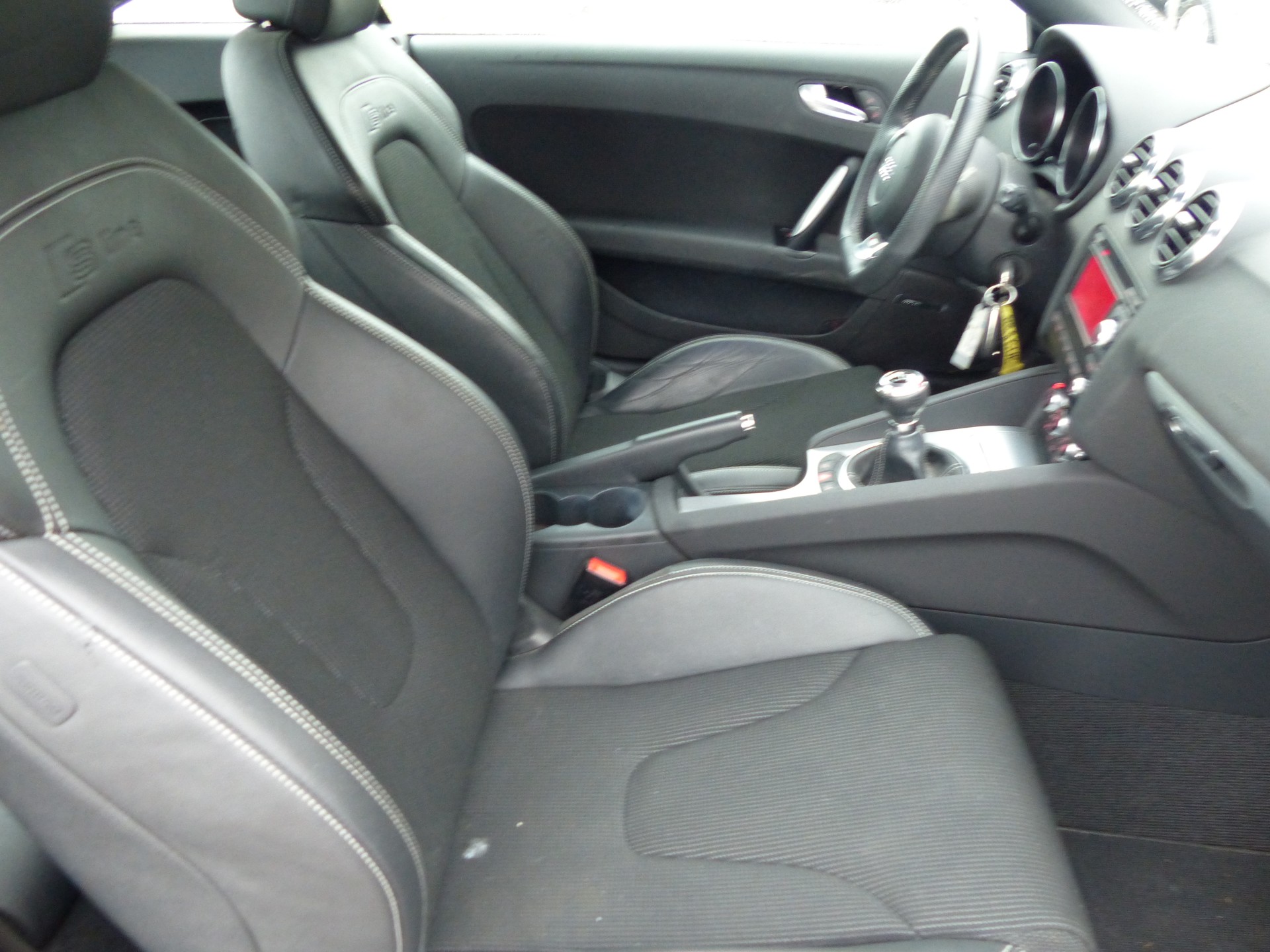AUDI TT Coupé 2.0 TDI quattro-image-12