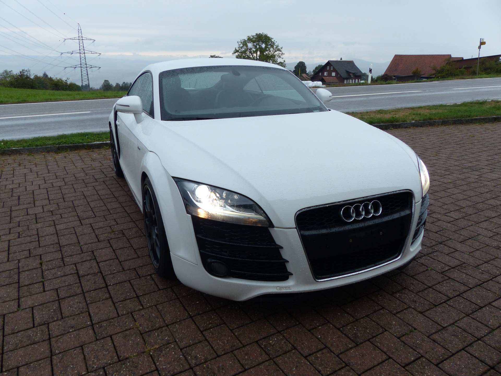 AUDI TT Coupé 2.0 TDI quattro-image-4
