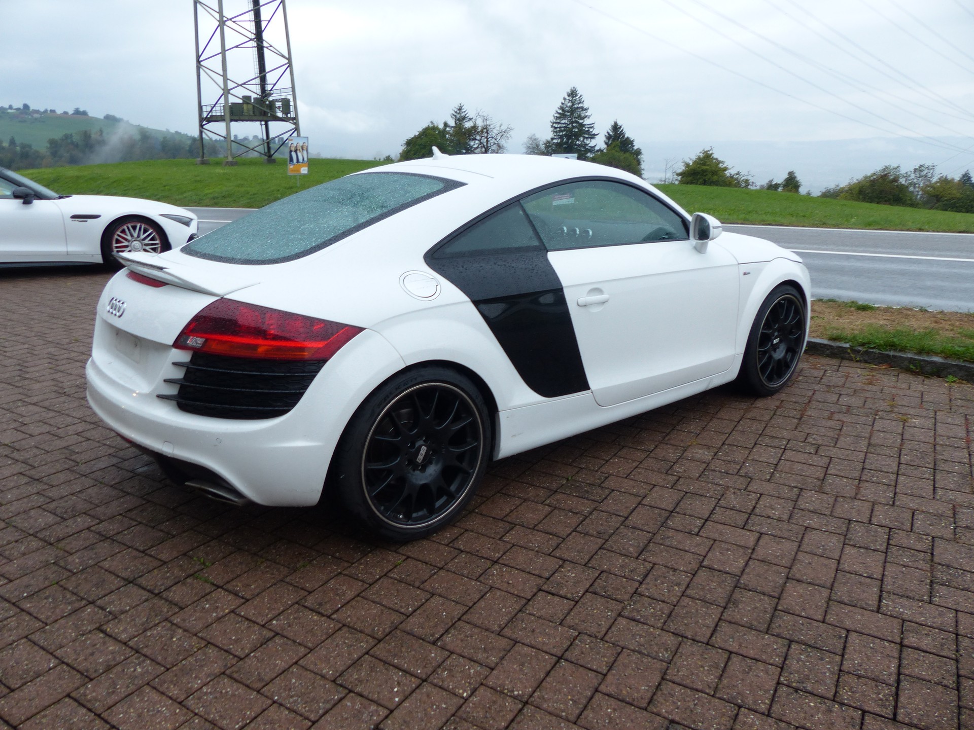 AUDI TT Coupé 2.0 TDI quattro-image-2