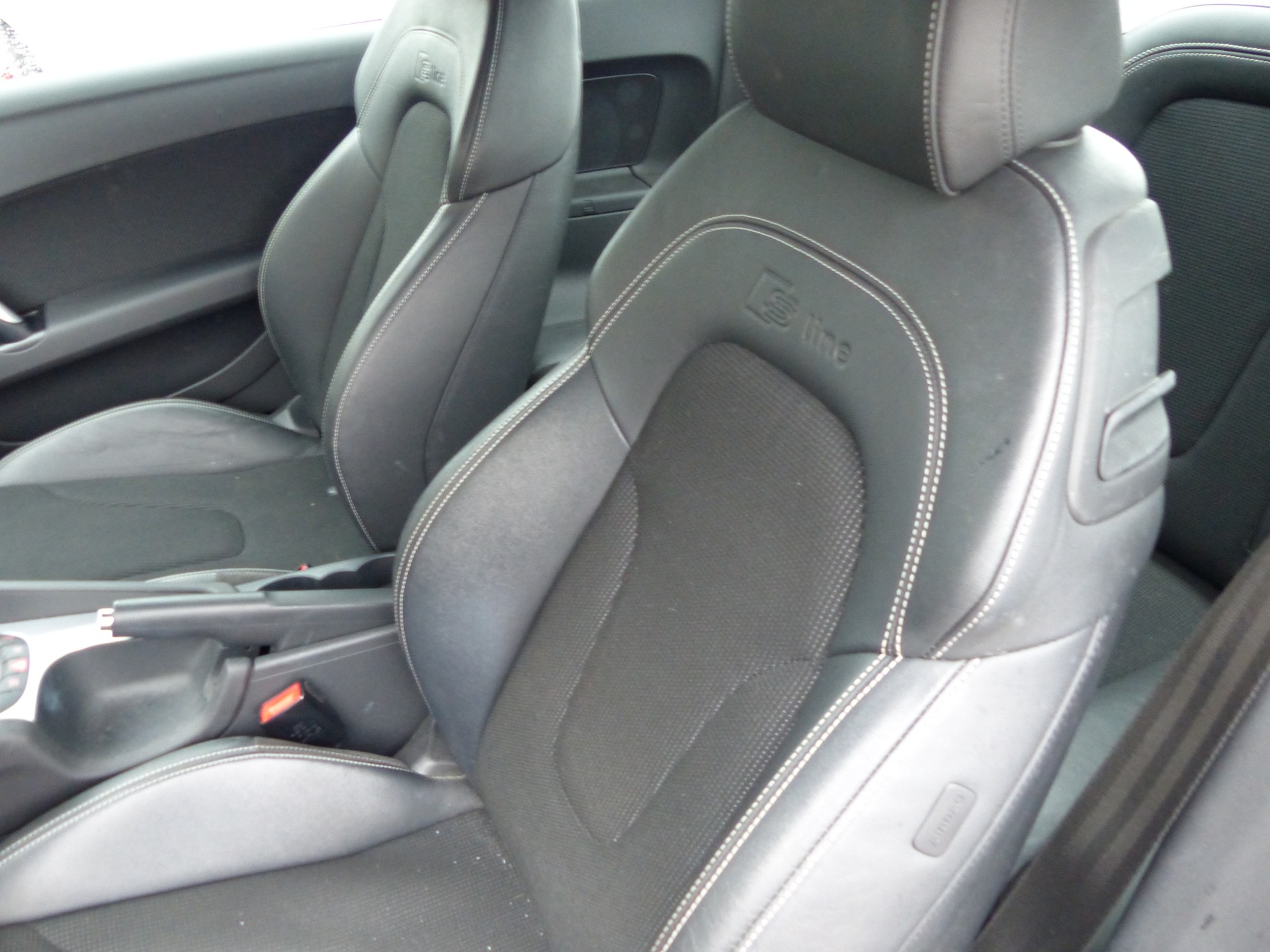 AUDI TT Coupé 2.0 TDI quattro-image-14