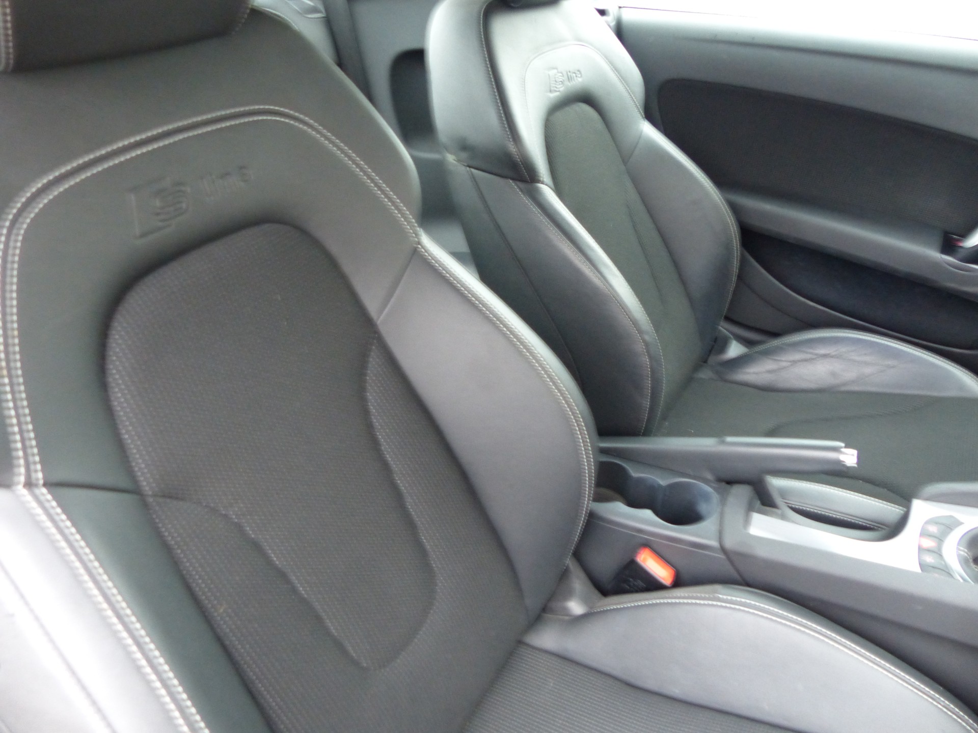 AUDI TT Coupé 2.0 TDI quattro-image-13