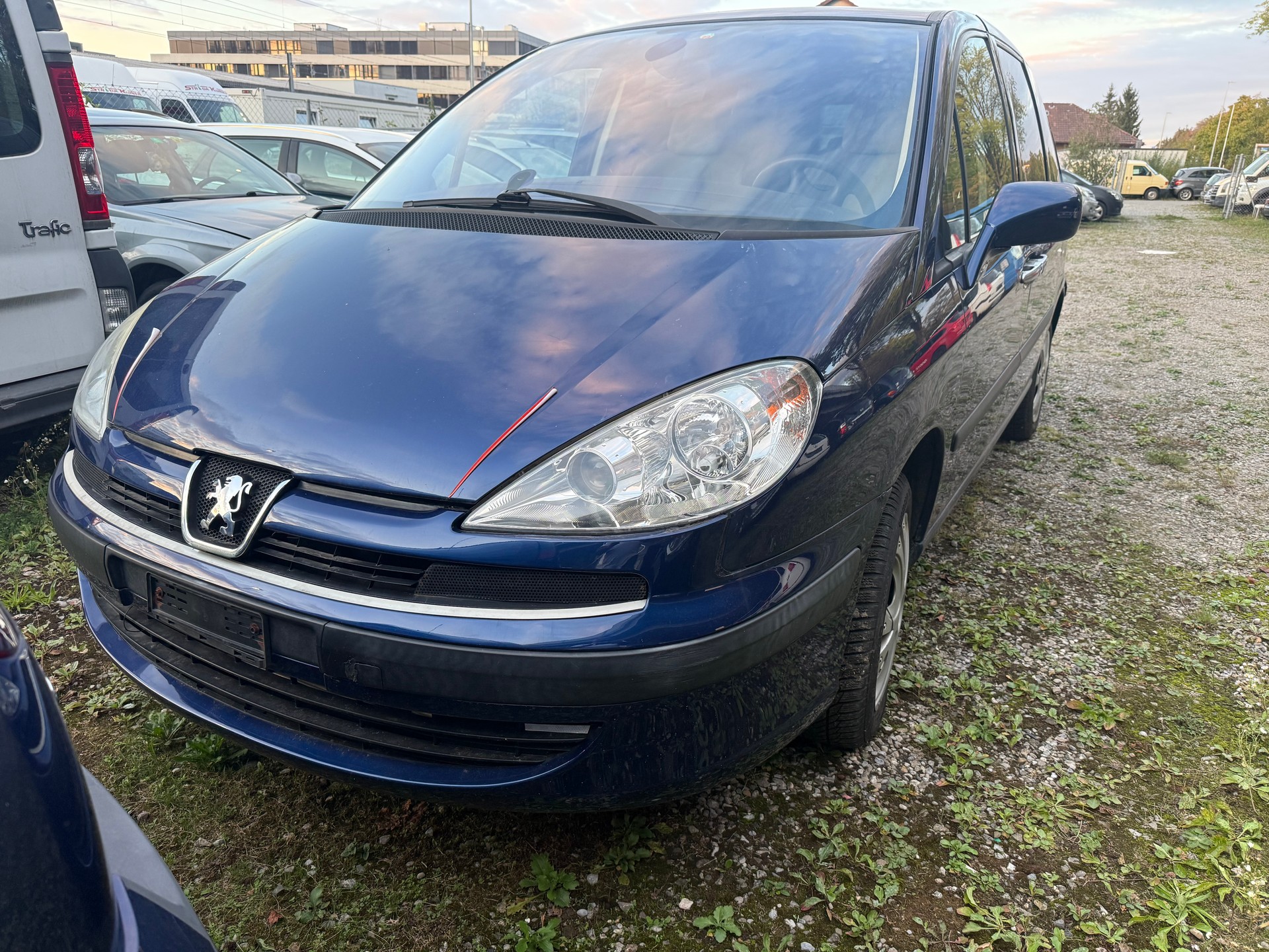 PEUGEOT 807 2.2 16V ST Family+-image-1