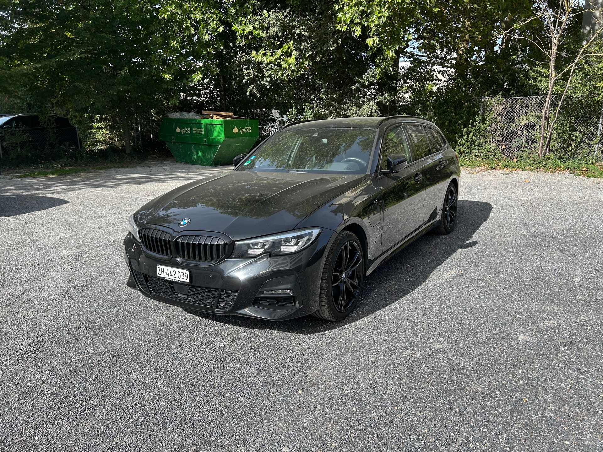 BMW 330e Touring M Sport-image-0