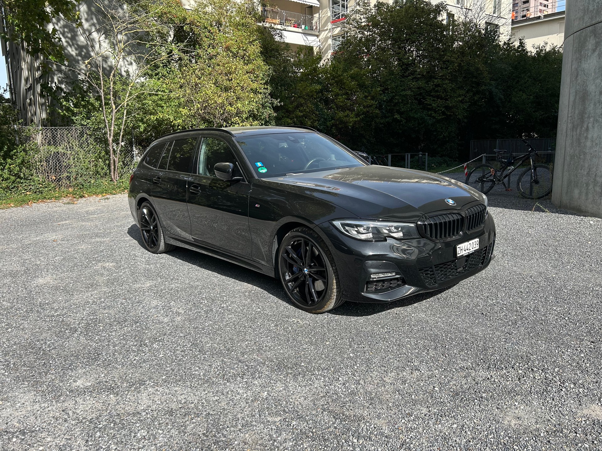 BMW 330e Touring M Sport-image-6