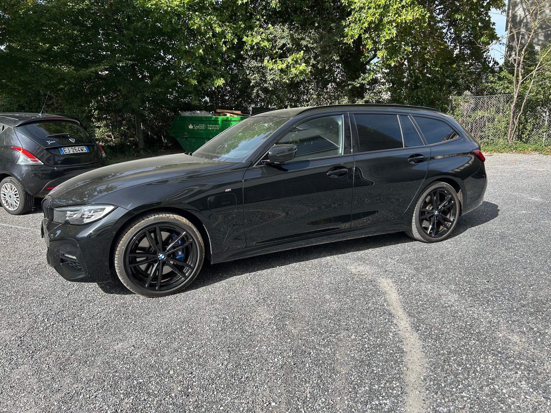BMW 330e Touring M Sport-image-1