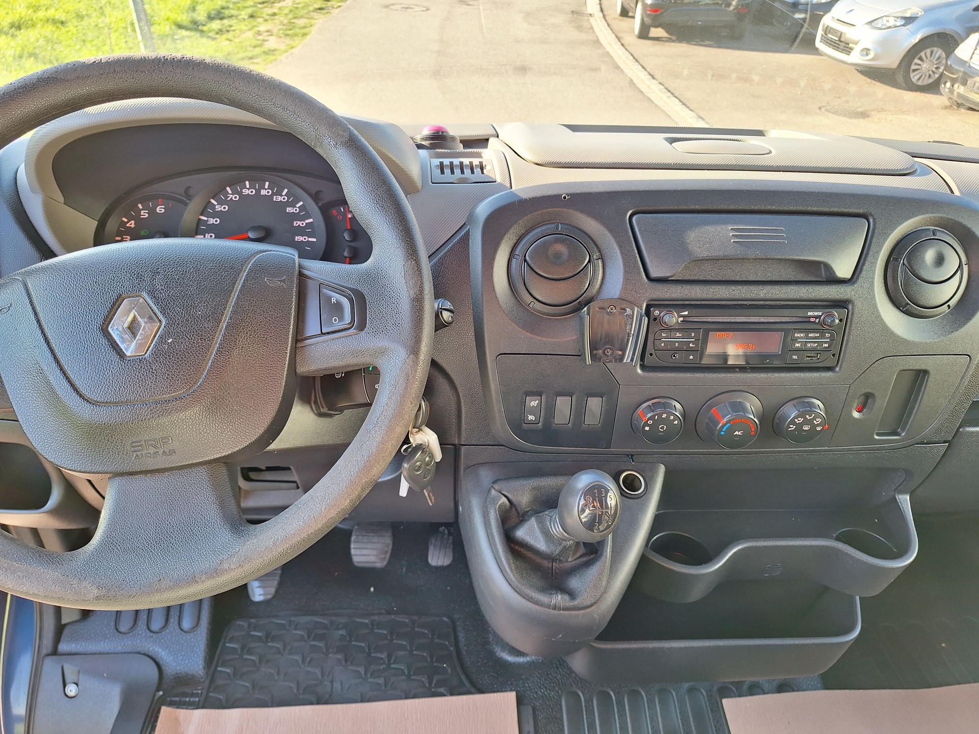 RENAULT Master T28 2.3dCi 110 L1H1-image-13