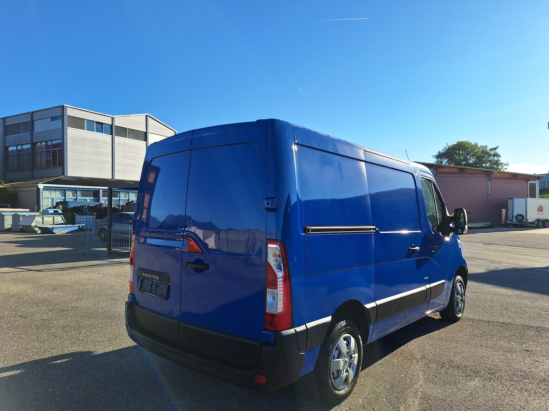 RENAULT Master T28 2.3dCi 110 L1H1-image-4