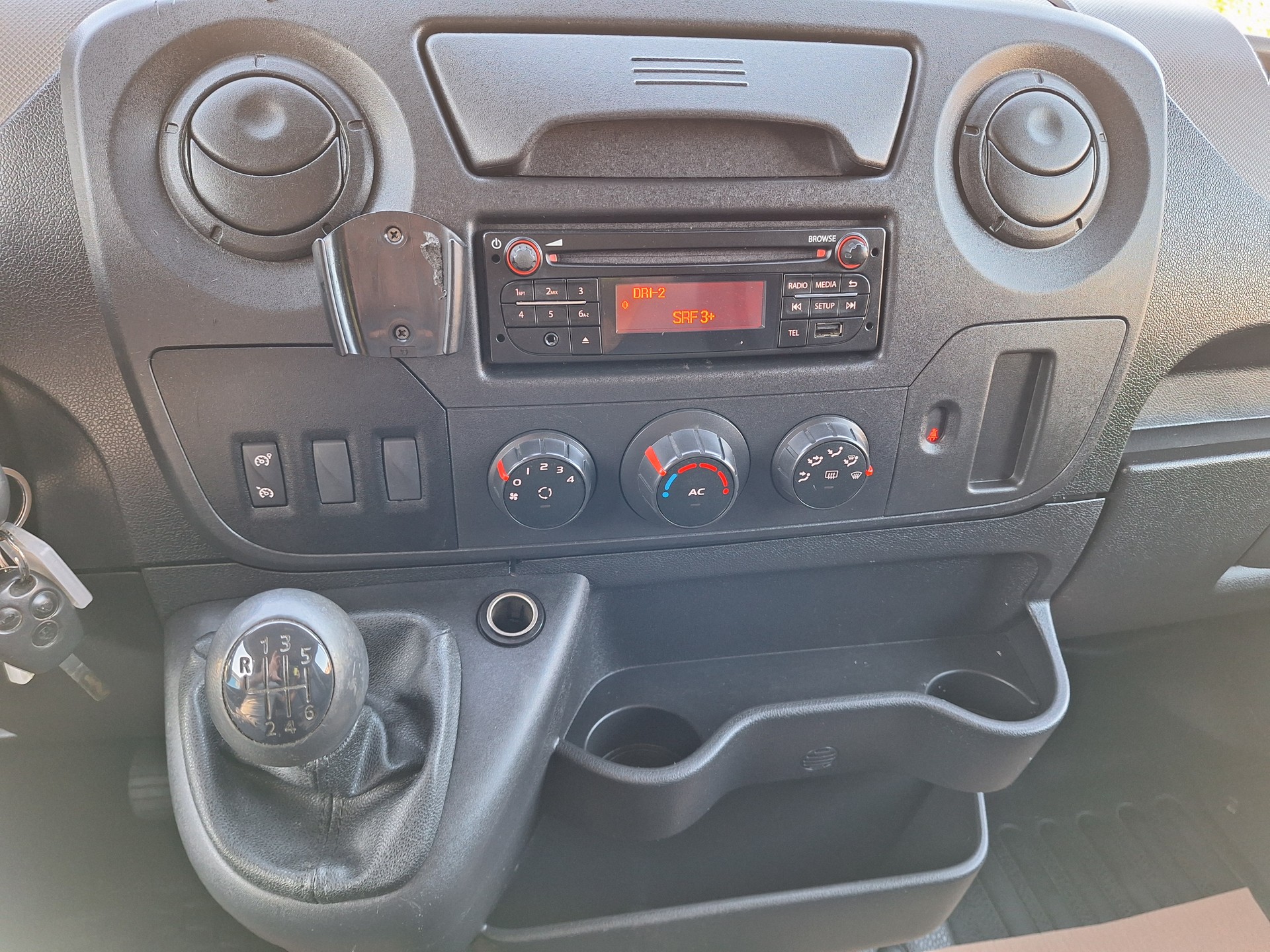 RENAULT Master T28 2.3dCi 110 L1H1-image-12