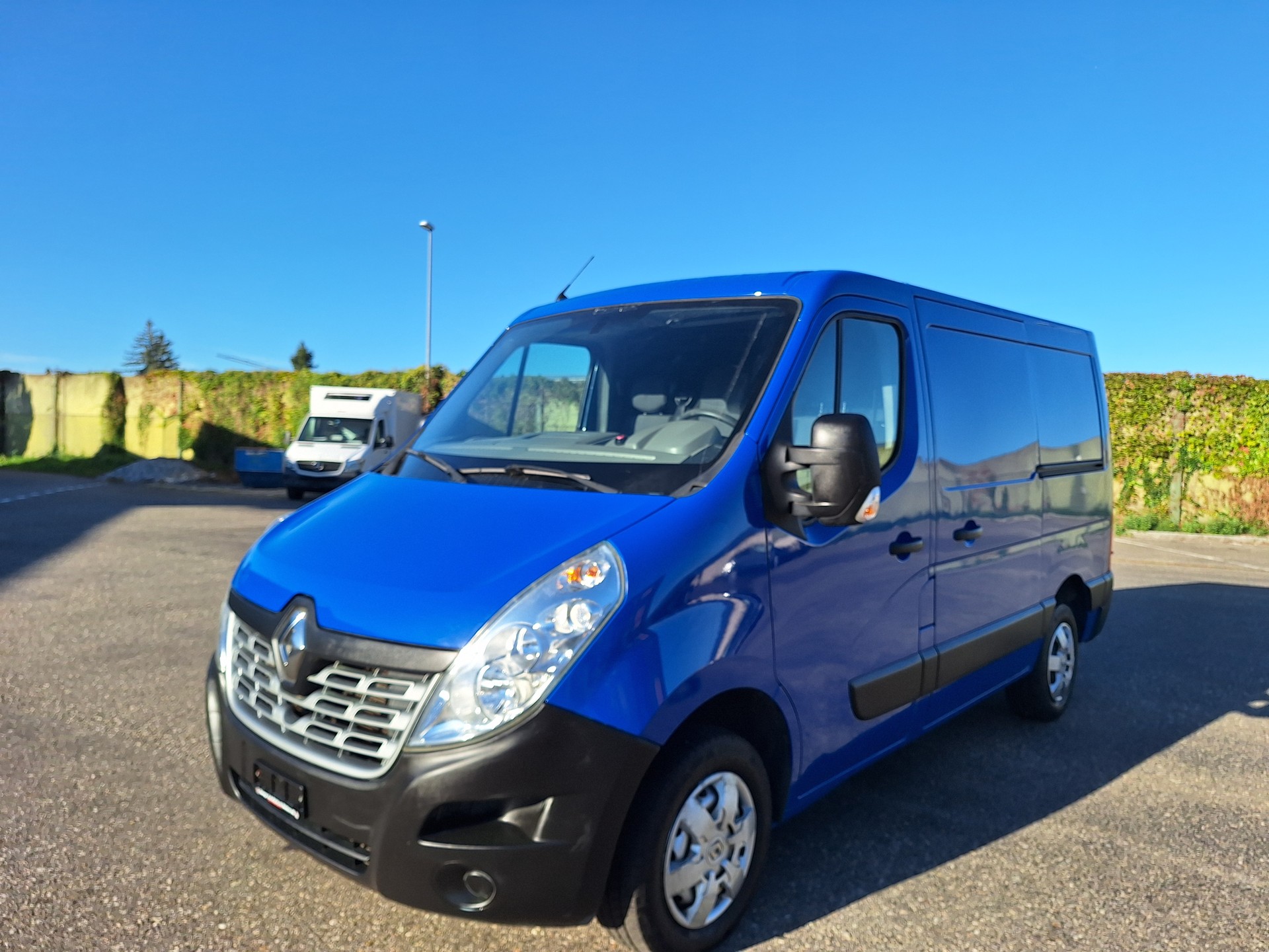RENAULT Master T28 2.3dCi 110 L1H1-image-2