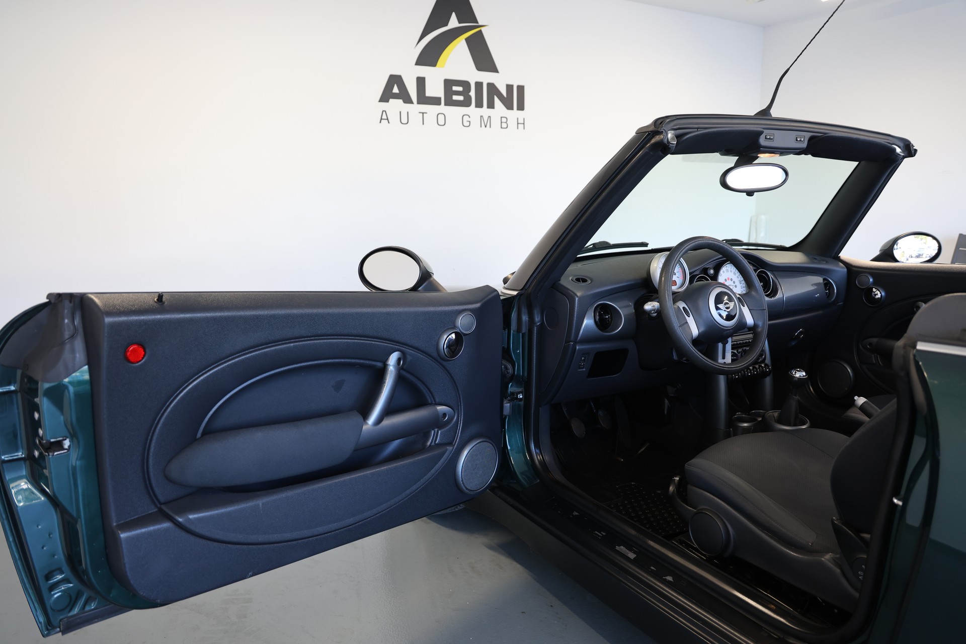 MINI Cabrio R52 1.6i Cooper-image-5