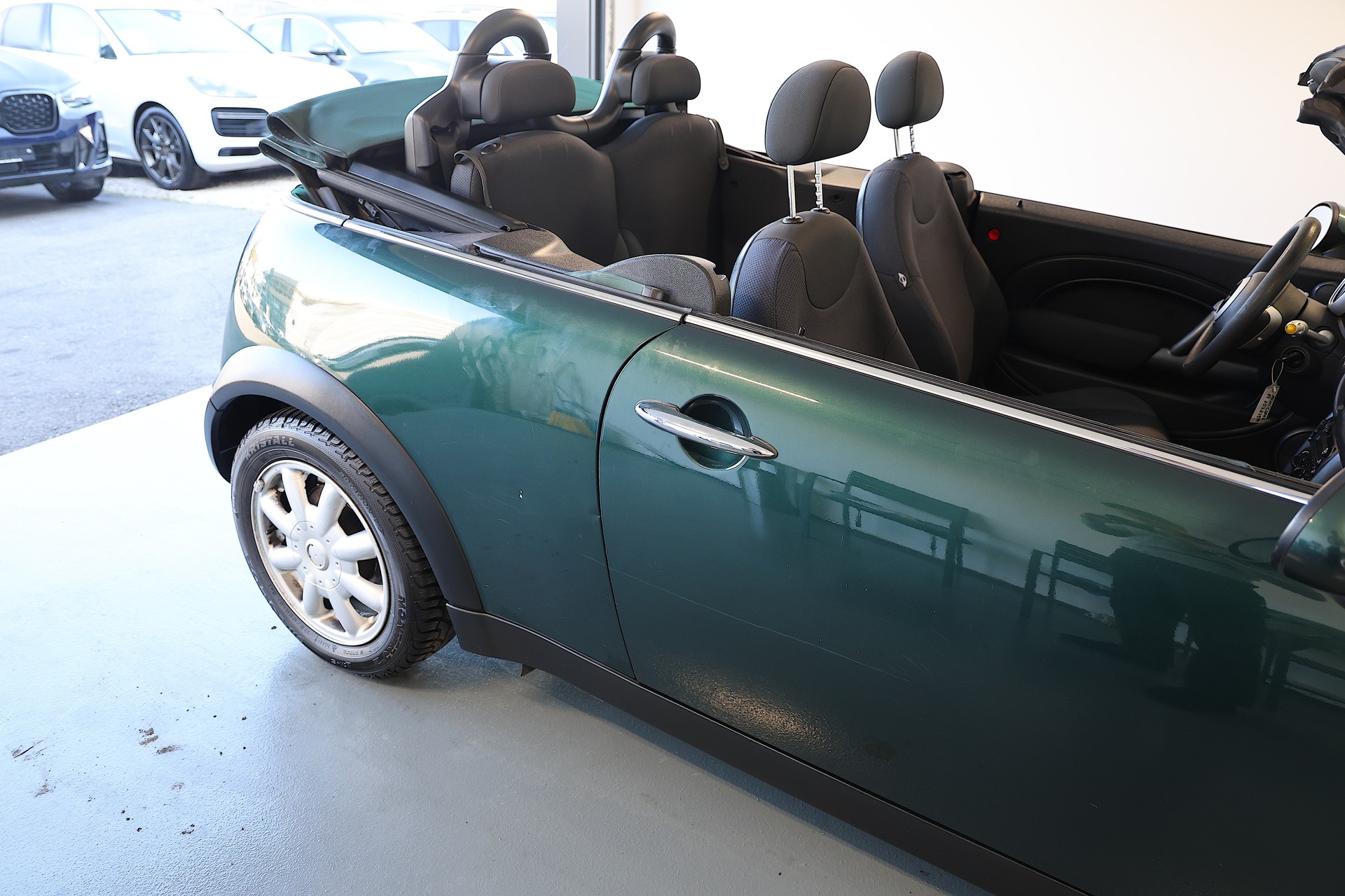 MINI Cabrio R52 1.6i Cooper-image-18