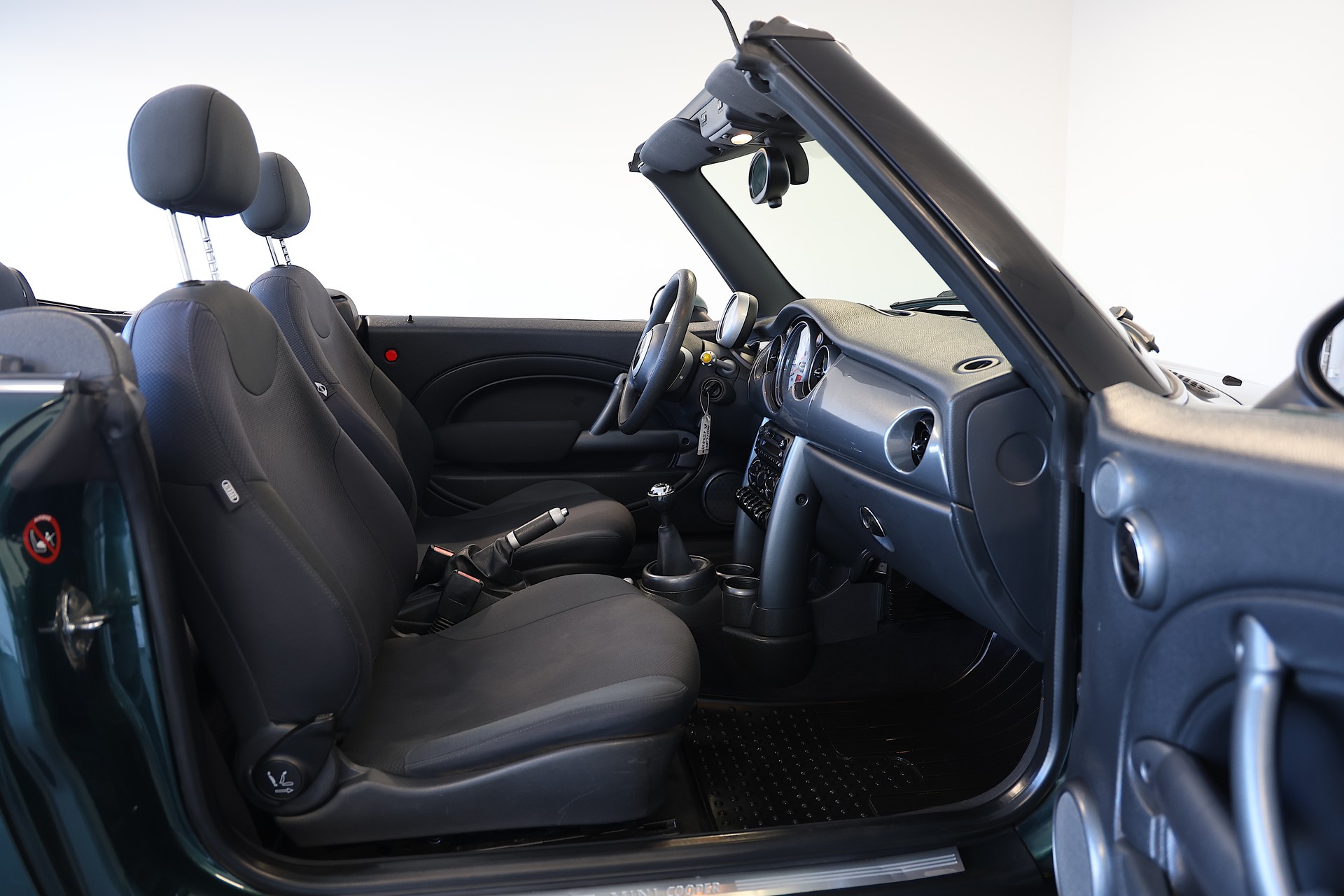 MINI Cabrio R52 1.6i Cooper-image-12