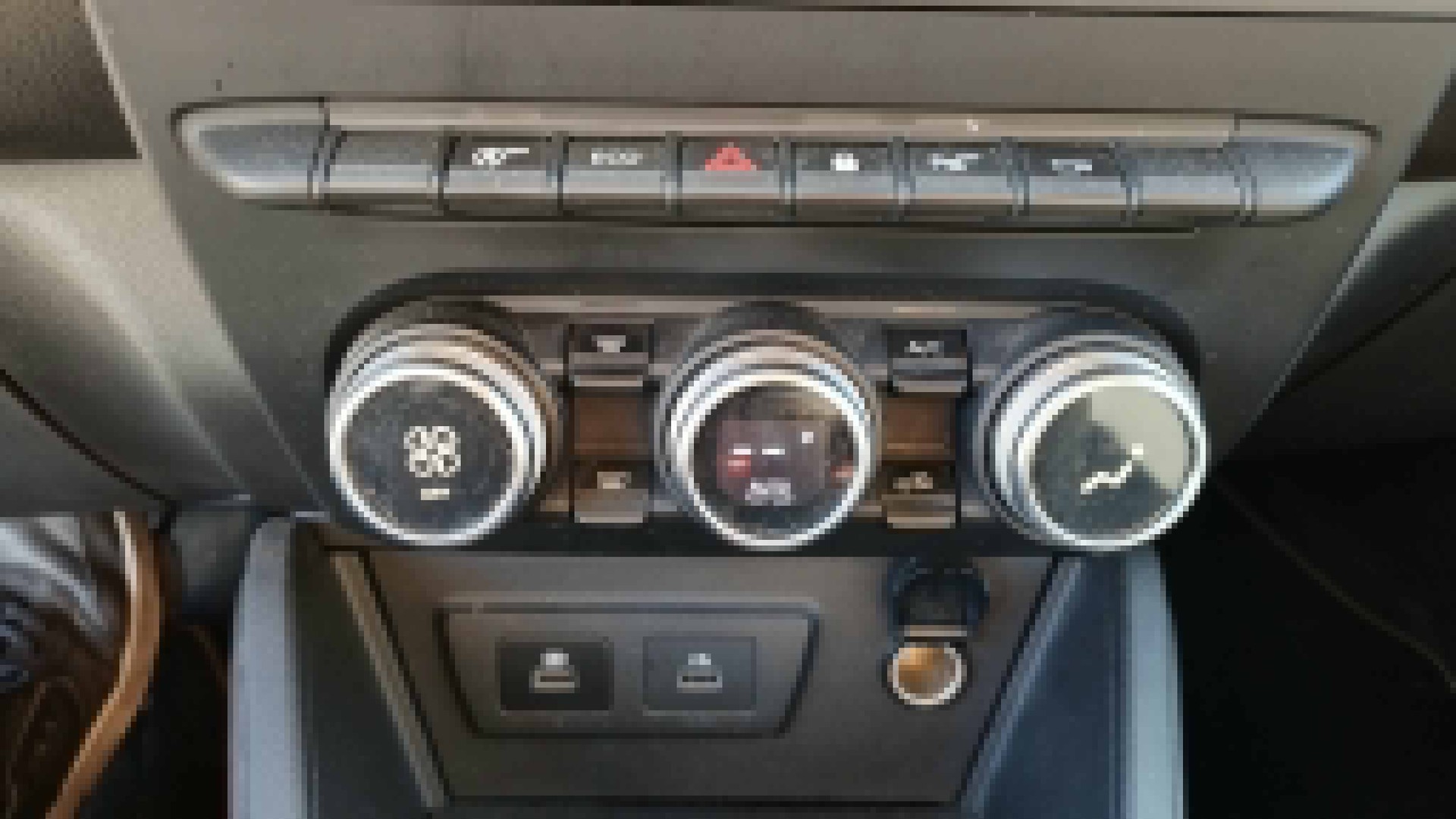 DACIA Duster TCe 150 Extreme EDC 4x2-image-8