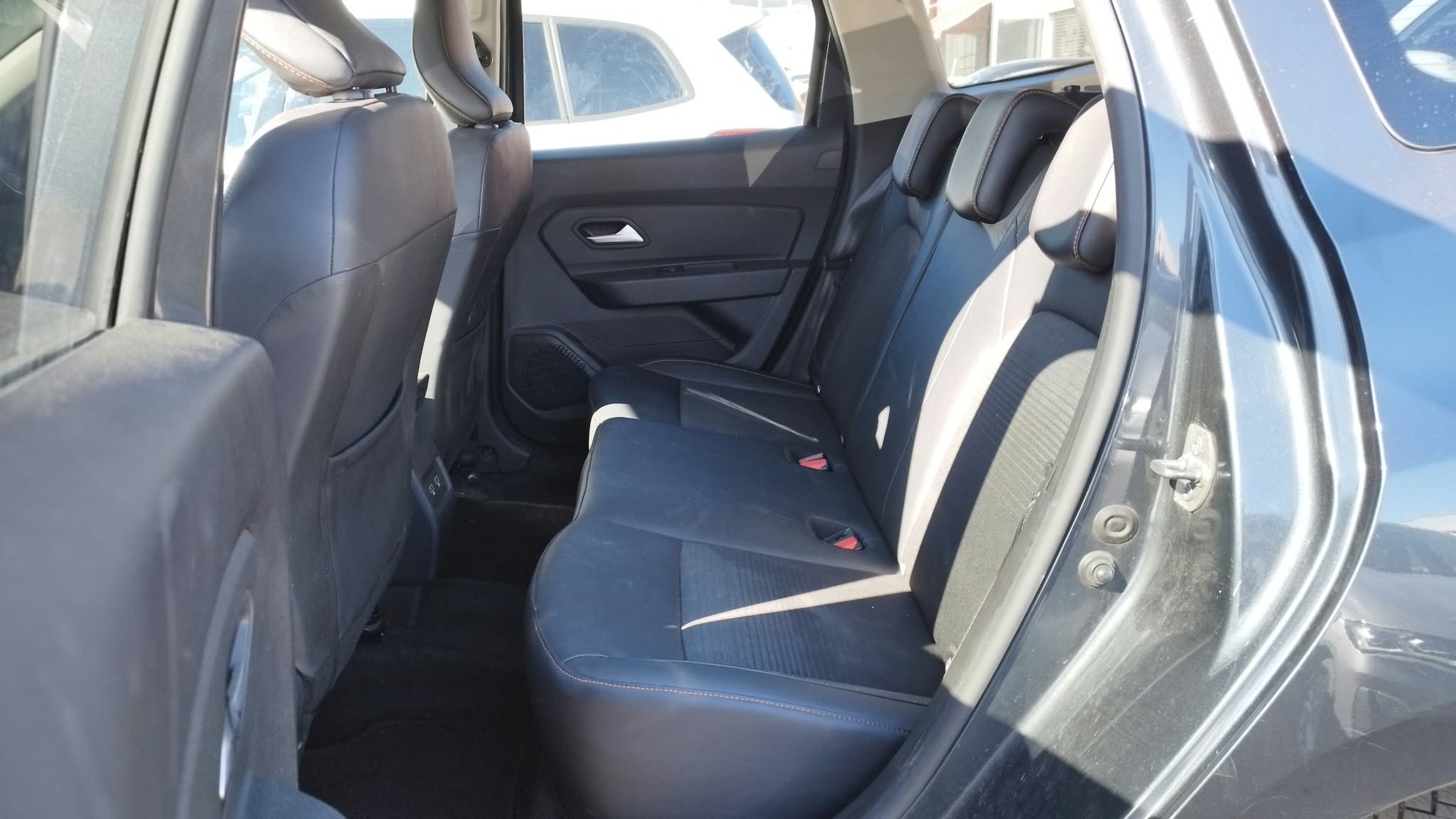 DACIA Duster TCe 150 Extreme EDC 4x2-image-7