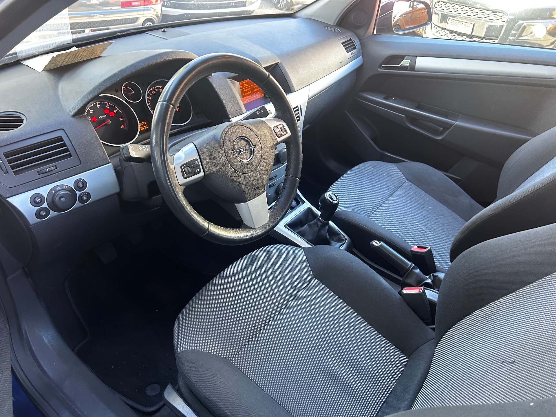 OPEL Astra 1.6i 16V Diamond Easytronic-image-10