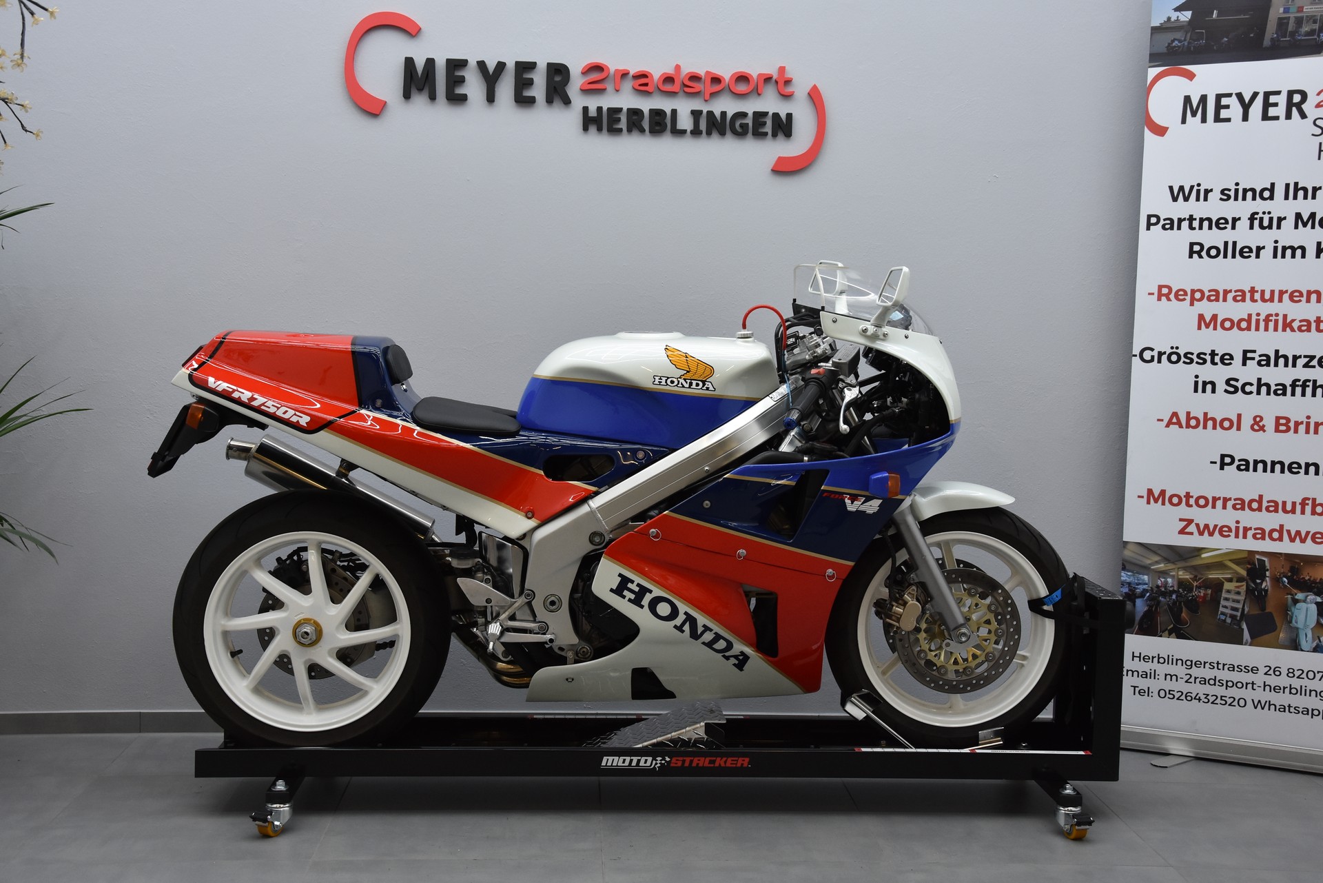 HONDA VFR 750 F R-V RC 30 Replica