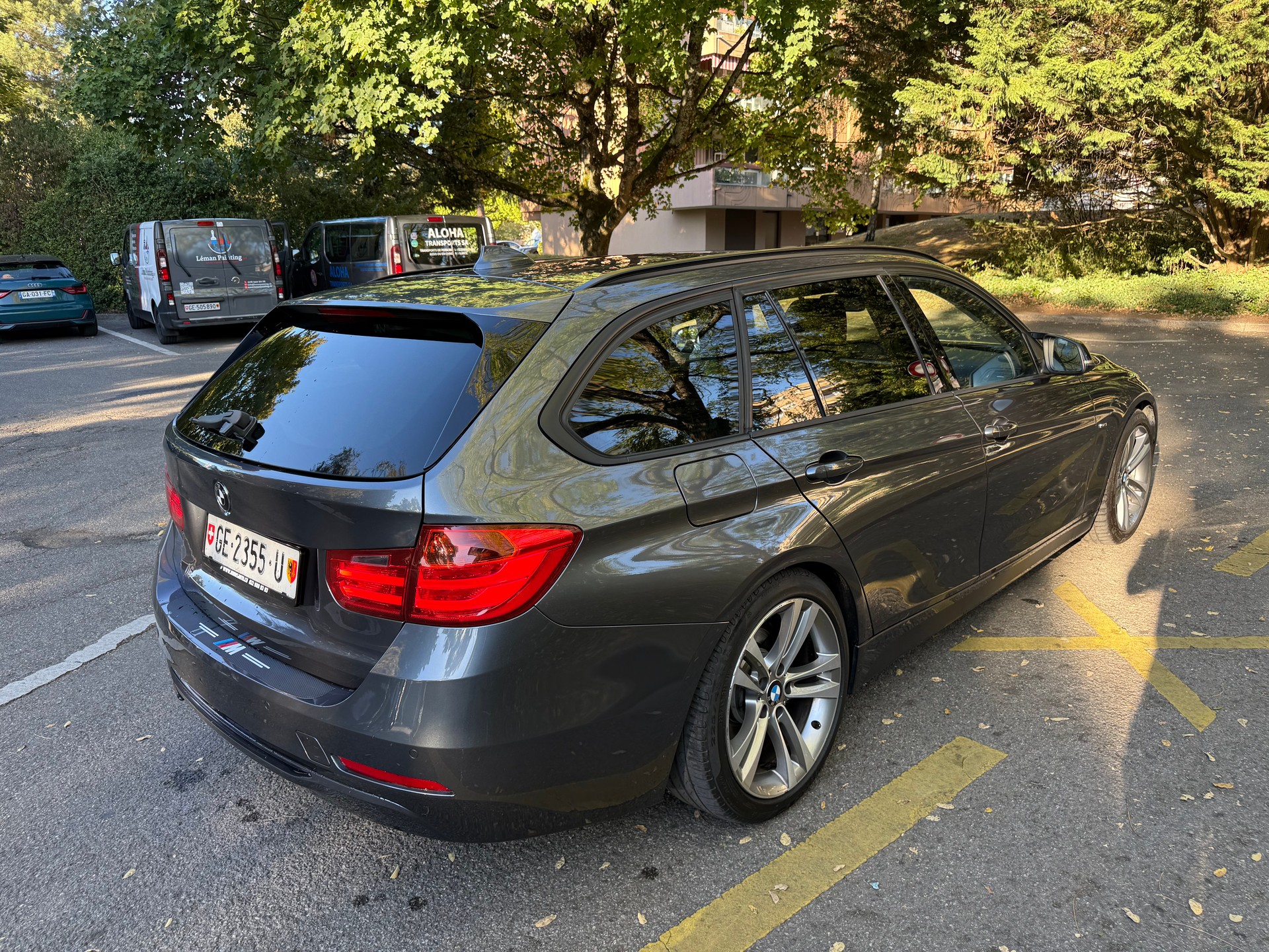 BMW 320d Touring Luxury Line Steptronic-image-8