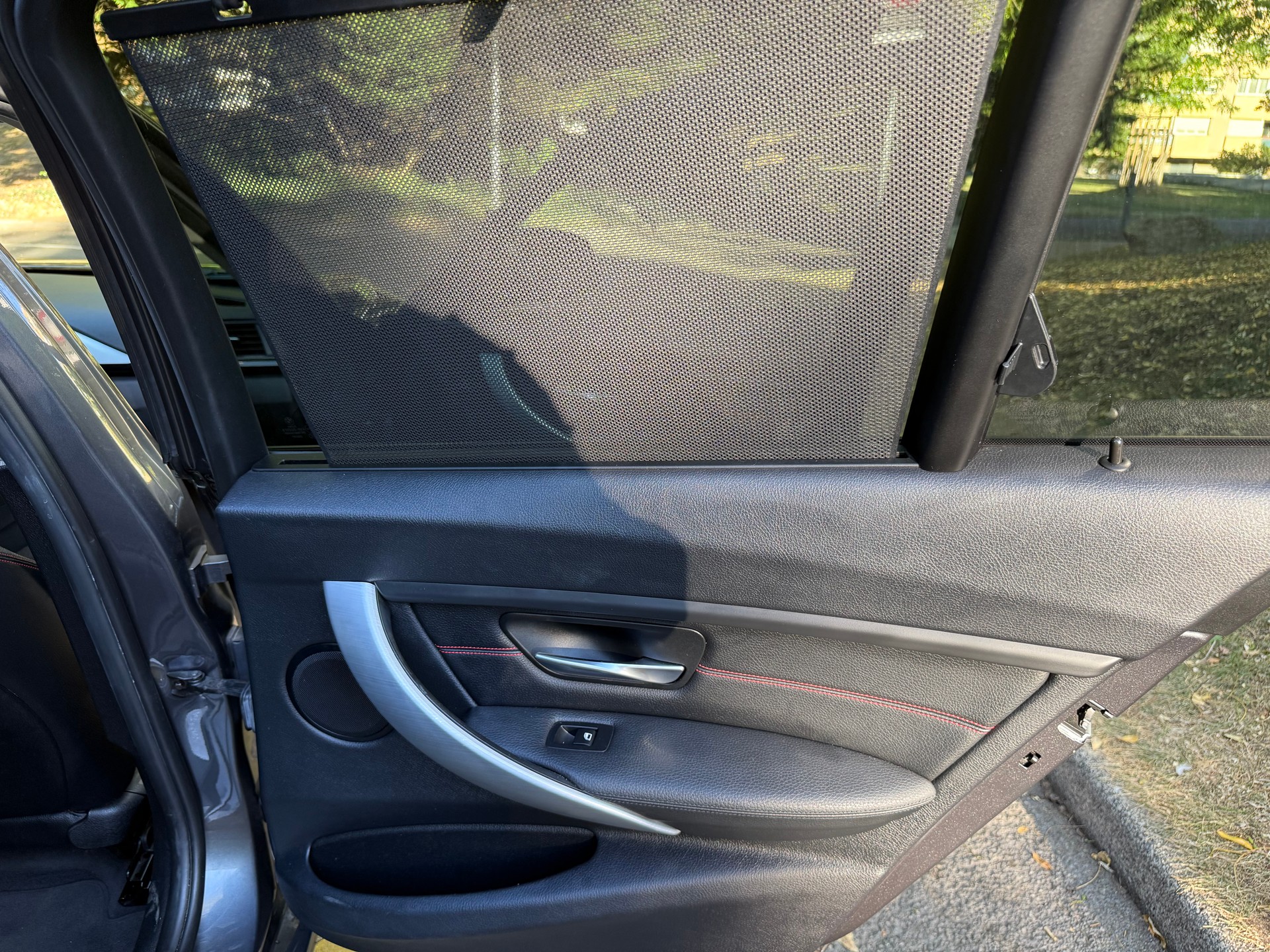 BMW 320d Touring Luxury Line Steptronic-image-19