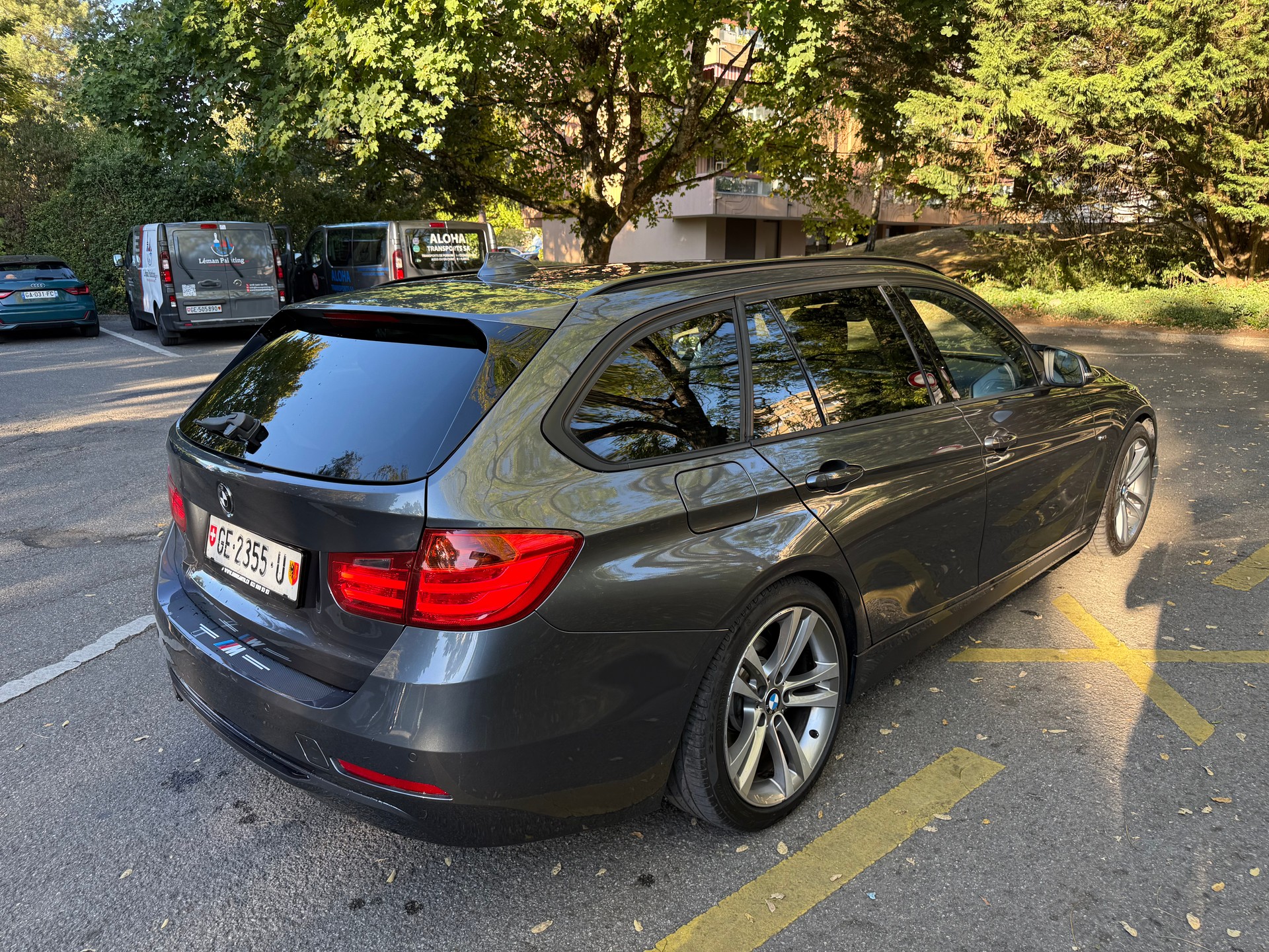 BMW 320d Touring Luxury Line Steptronic-image-9
