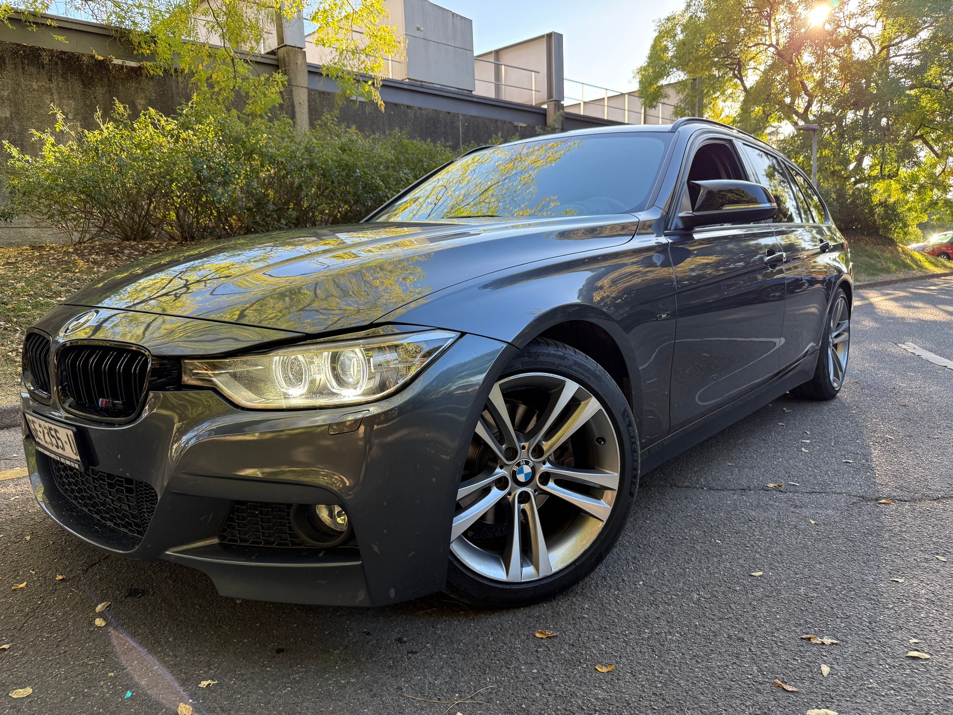 BMW 320d Touring Luxury Line Steptronic-image-0