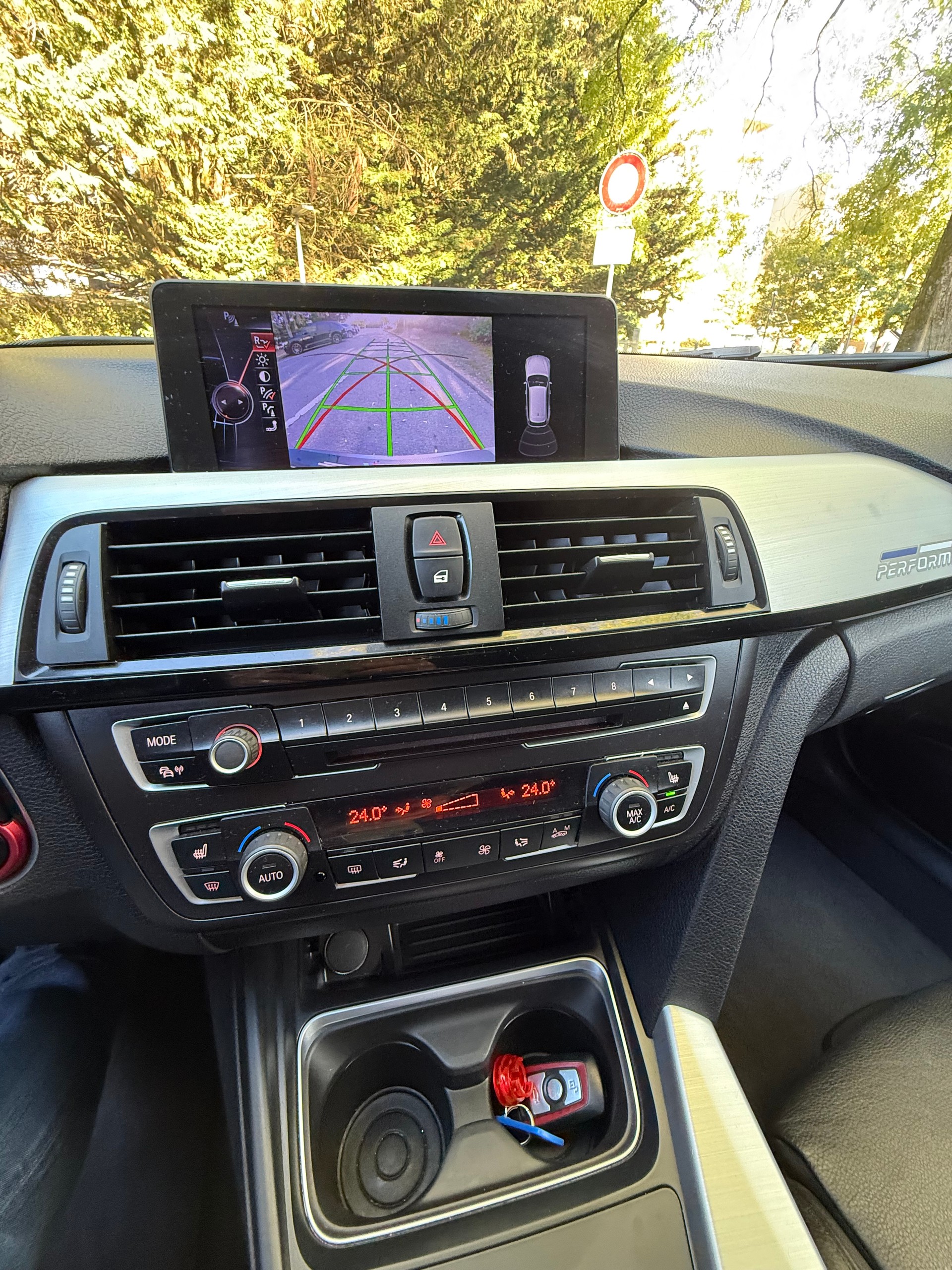 BMW 320d Touring Luxury Line Steptronic-image-6