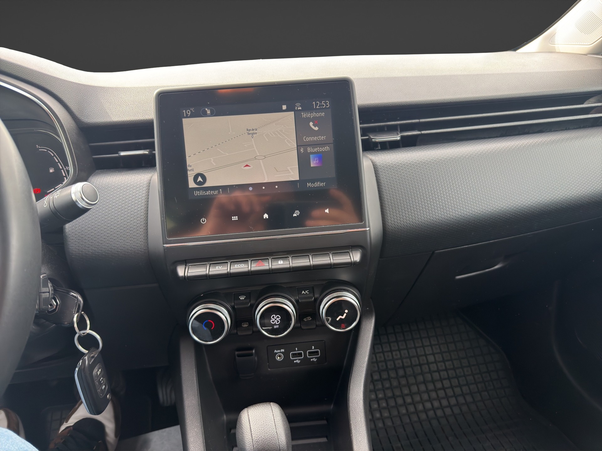 RENAULT Clio 1.6 E-Tech Edition One-image-10