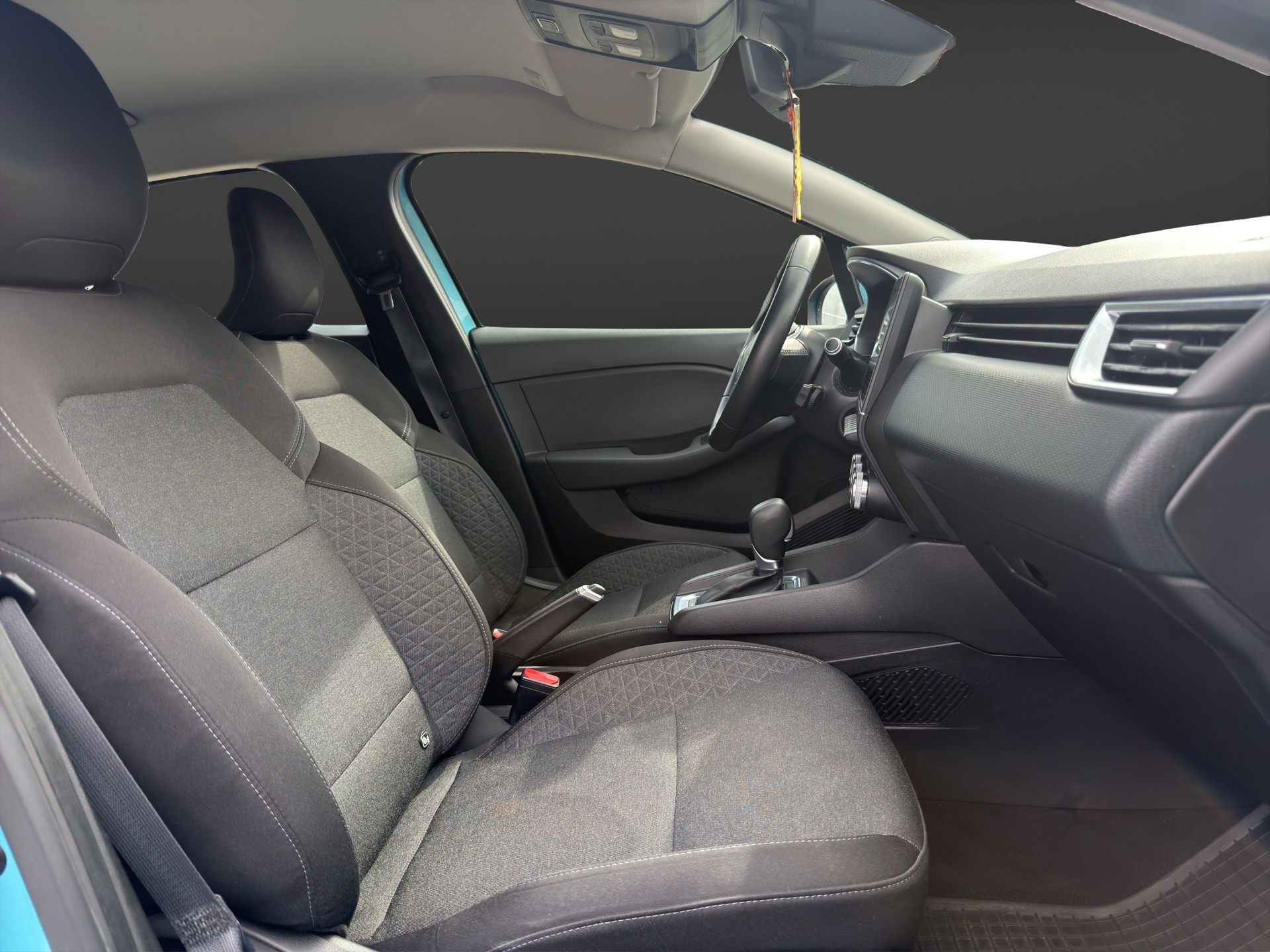 RENAULT Clio 1.6 E-Tech Edition One-image-12