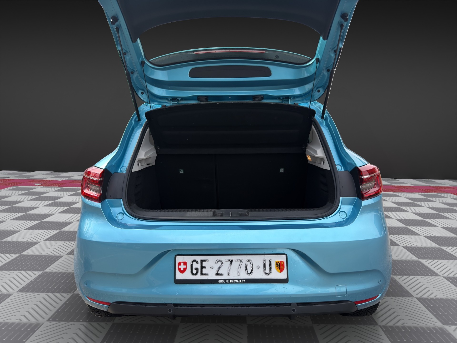 RENAULT Clio 1.6 E-Tech Edition One-image-15