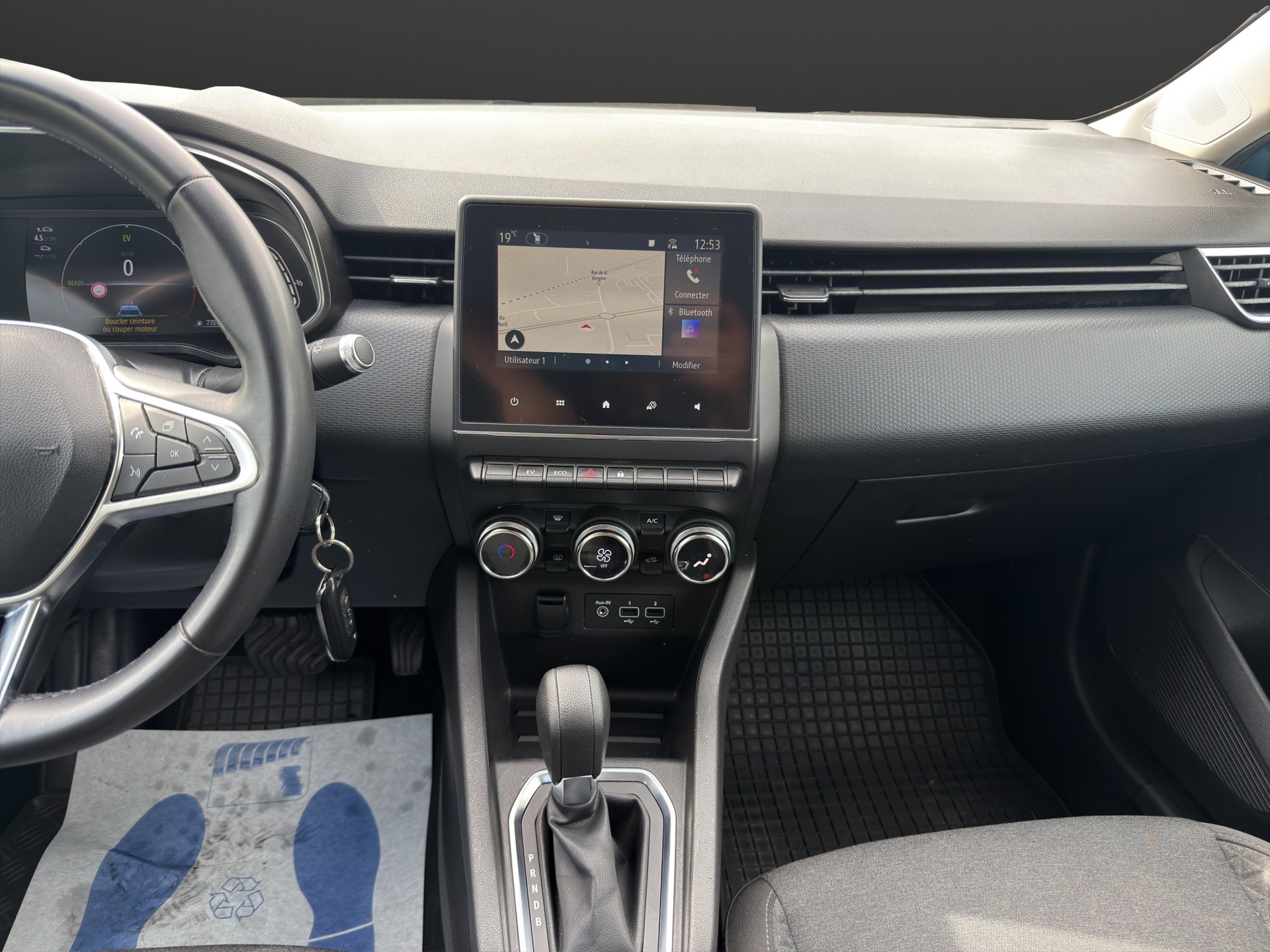 RENAULT Clio 1.6 E-Tech Edition One-image-9