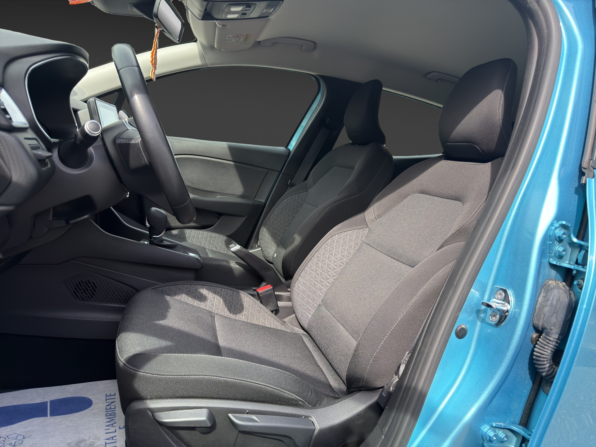 RENAULT Clio 1.6 E-Tech Edition One-image-11