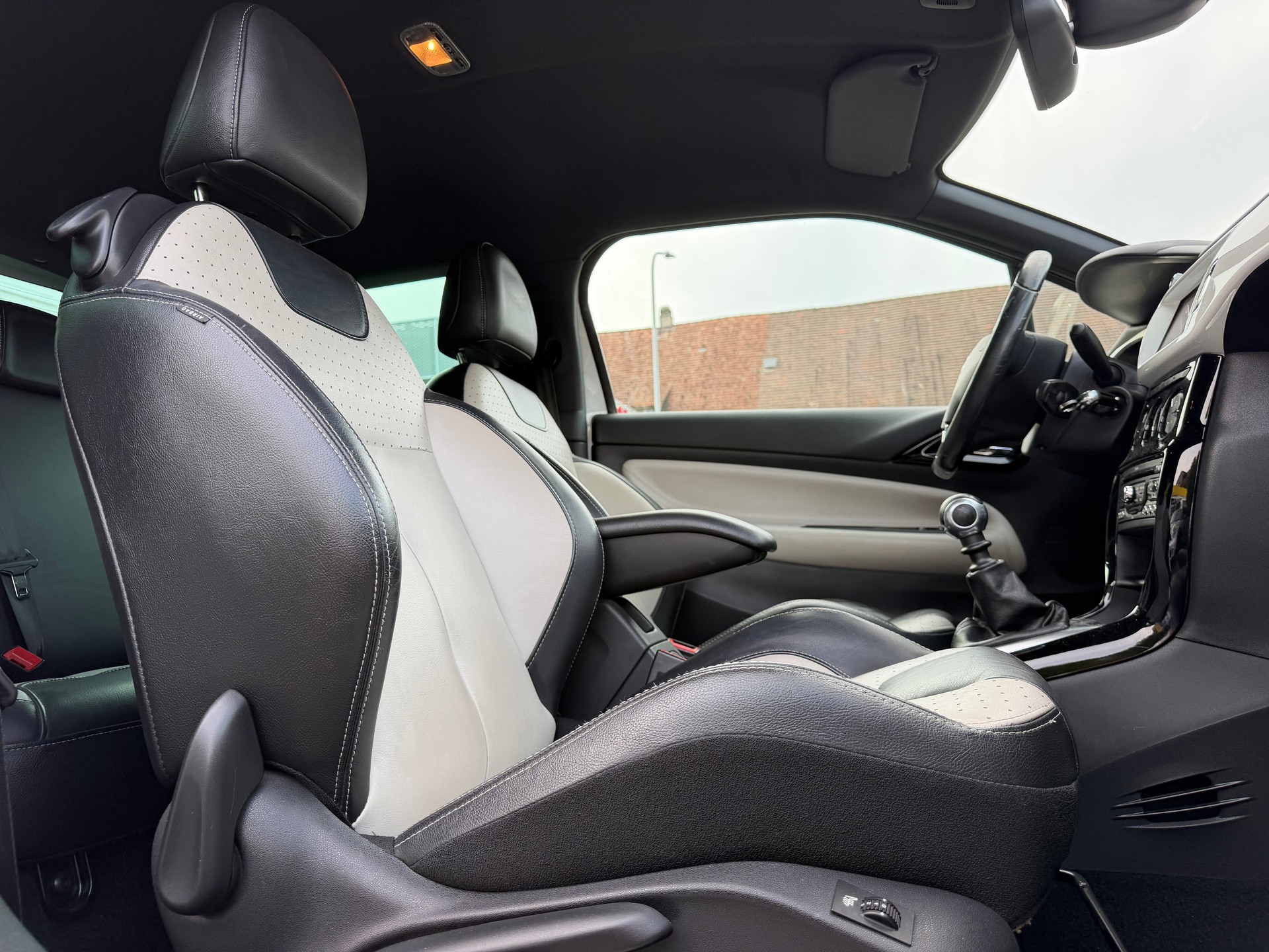 DS AUTOMOBILES DS3 1.6 THP Sport Chic-image-11