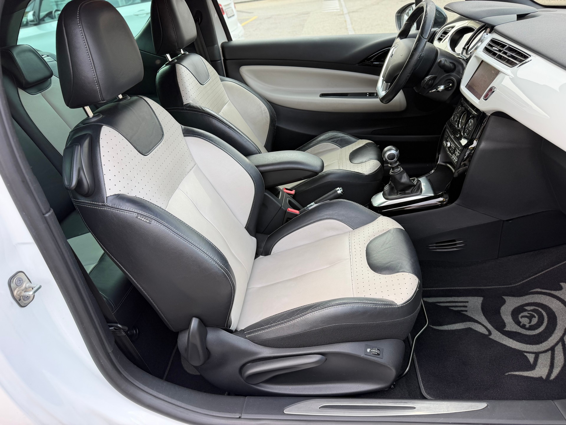 DS AUTOMOBILES DS3 1.6 THP Sport Chic-image-9