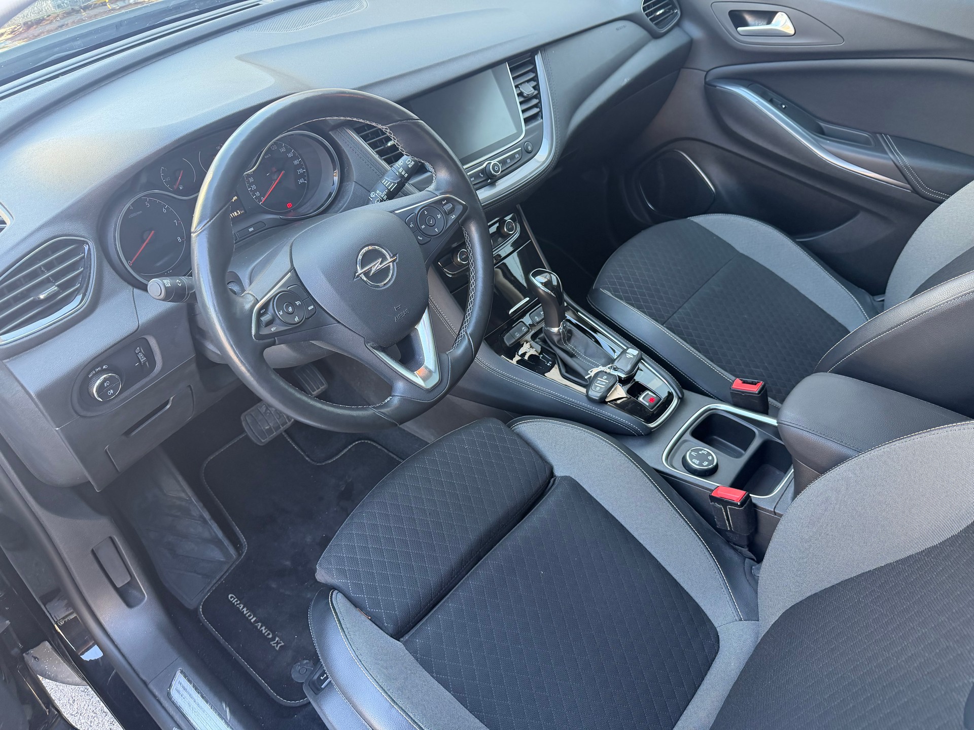OPEL Grandland X 1.2i TP Ultimate Automatik-image-6