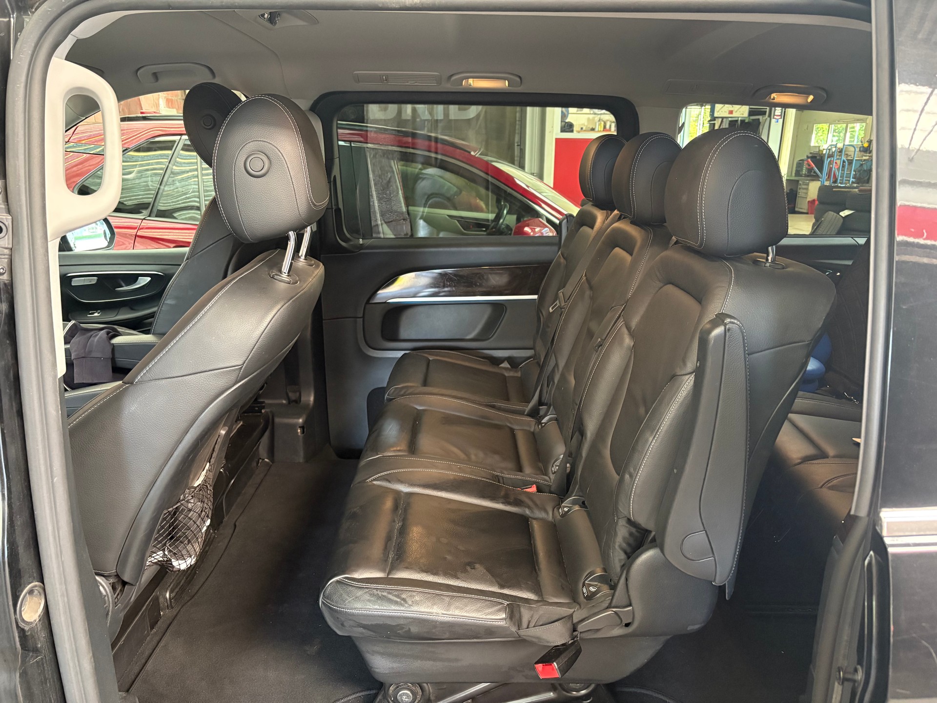 MERCEDES-BENZ V 250 d Avantgarde lang 4Matic 7G-Tronic 8-Plätzer-image-4