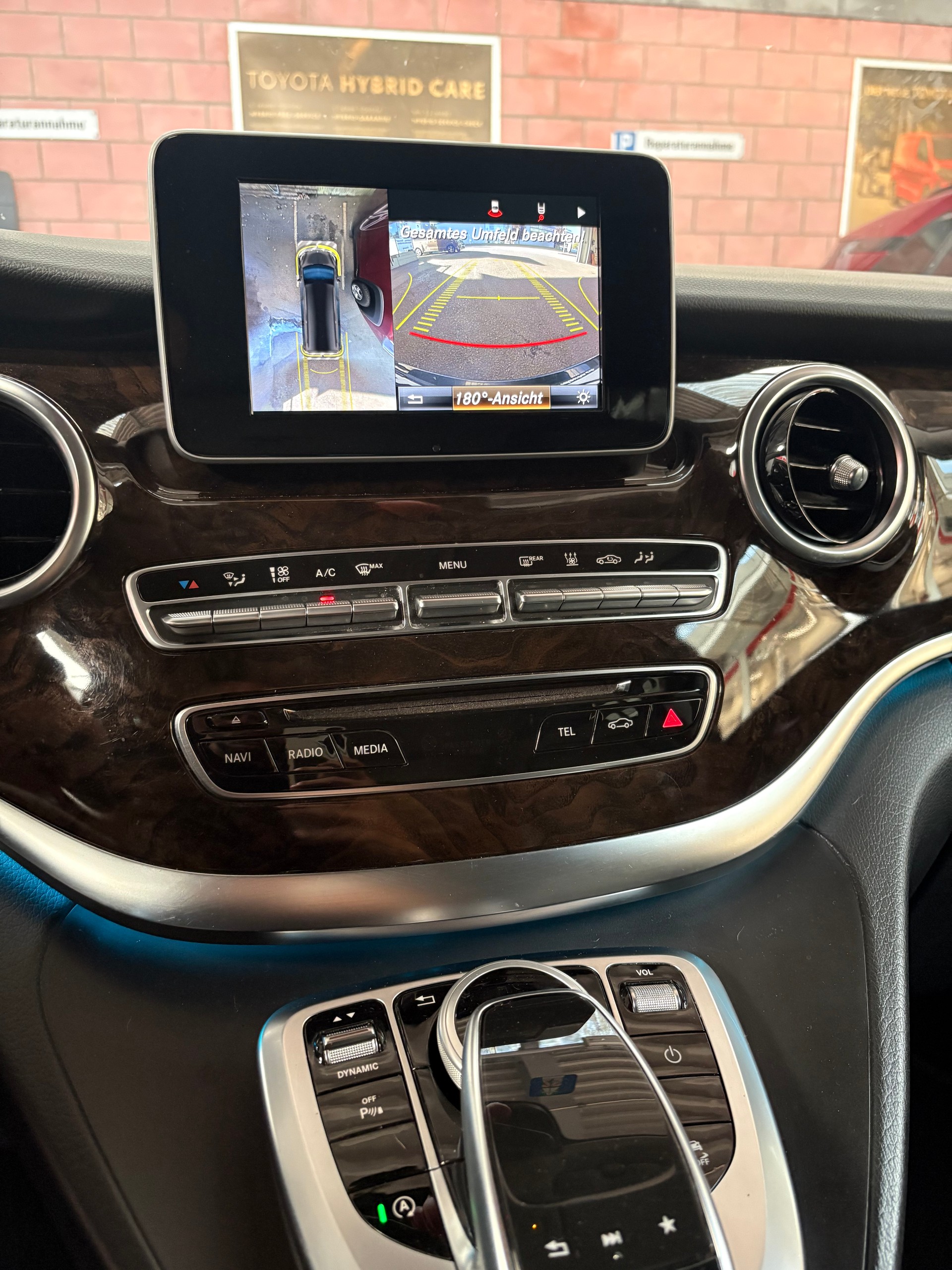 MERCEDES-BENZ V 250 d Avantgarde lang 4Matic 7G-Tronic 8-Plätzer-image-3