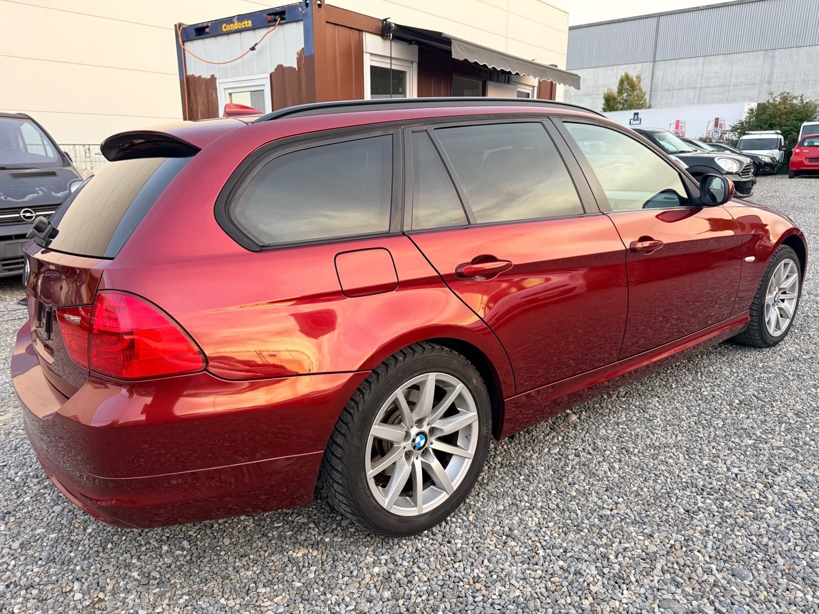 BMW 320d xDrive Touring Steptronic-image-5