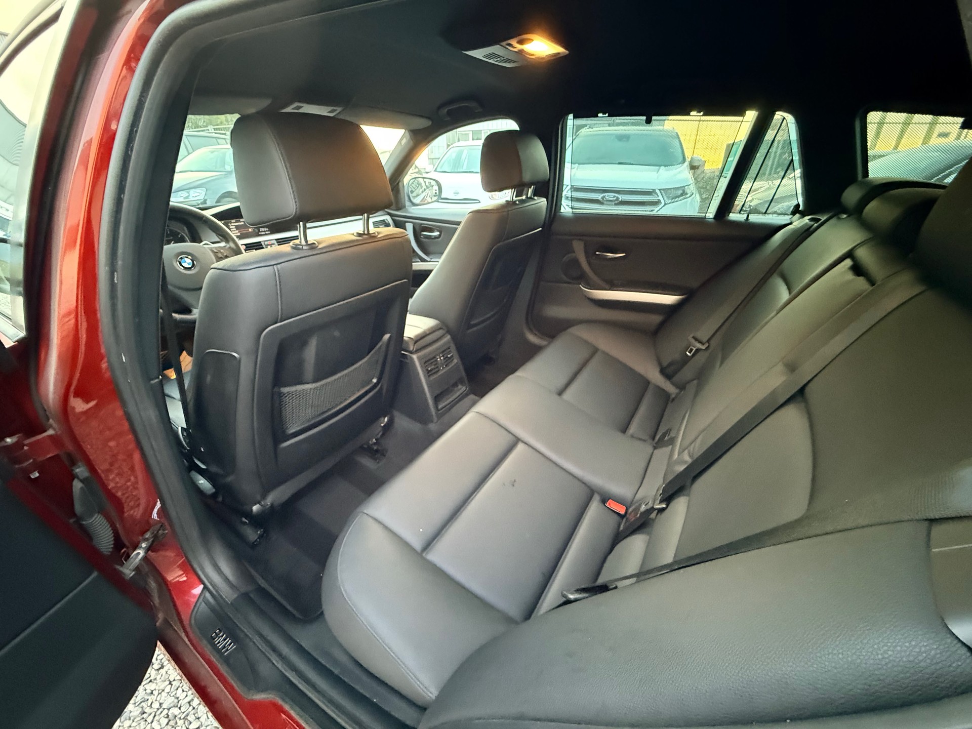 BMW 320d xDrive Touring Steptronic-image-10