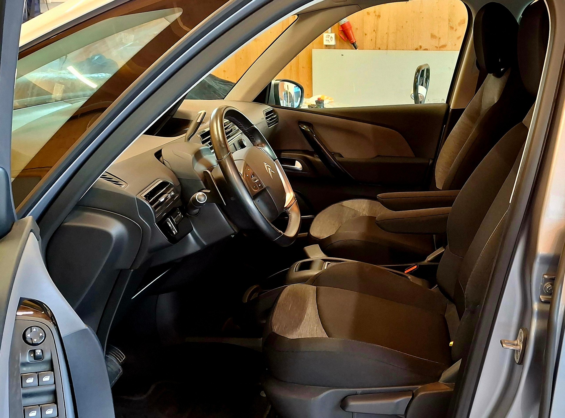 CITROEN Grand C4 Picasso 1.6i 16V THP Feel Edition EAT6-image-6