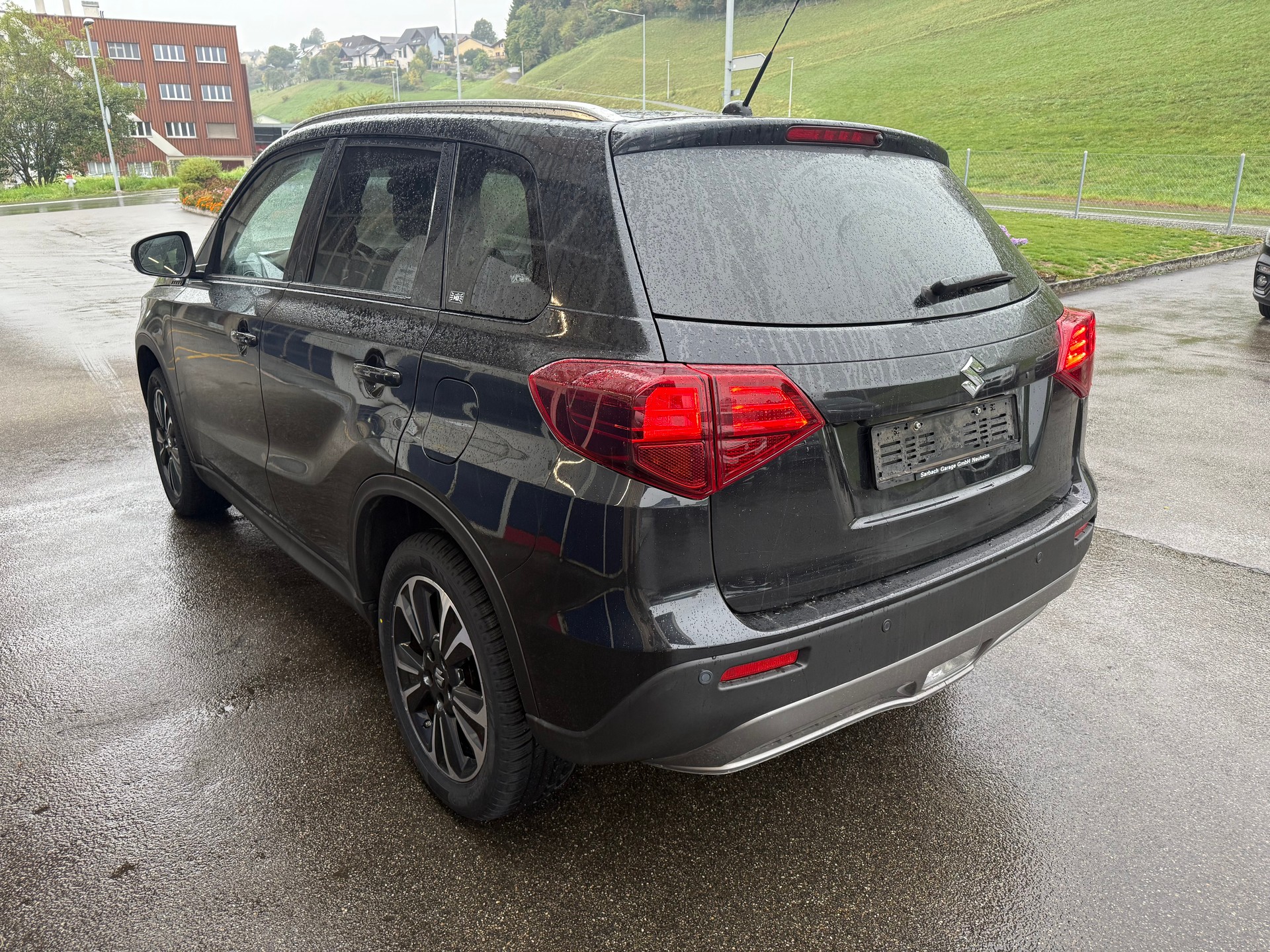 SUZUKI Vitara 1.4 Boosterjet Compact Top Hybrid Automatic-image-2