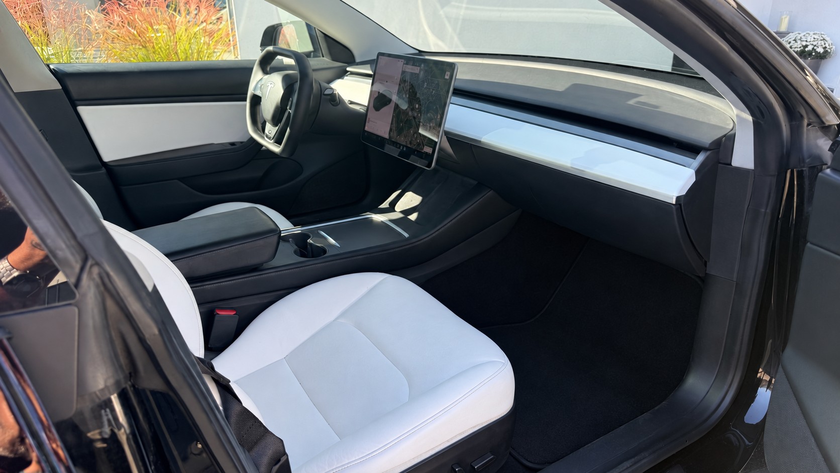 TESLA Performance D-image-2